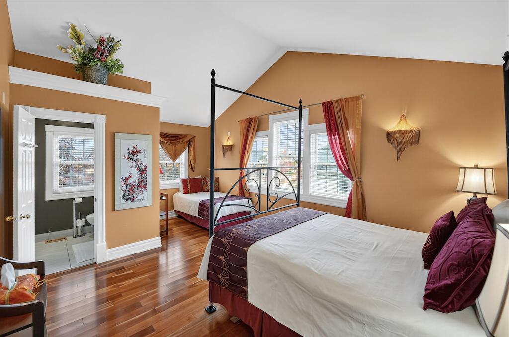 Moulin Rouge 2 LR.png