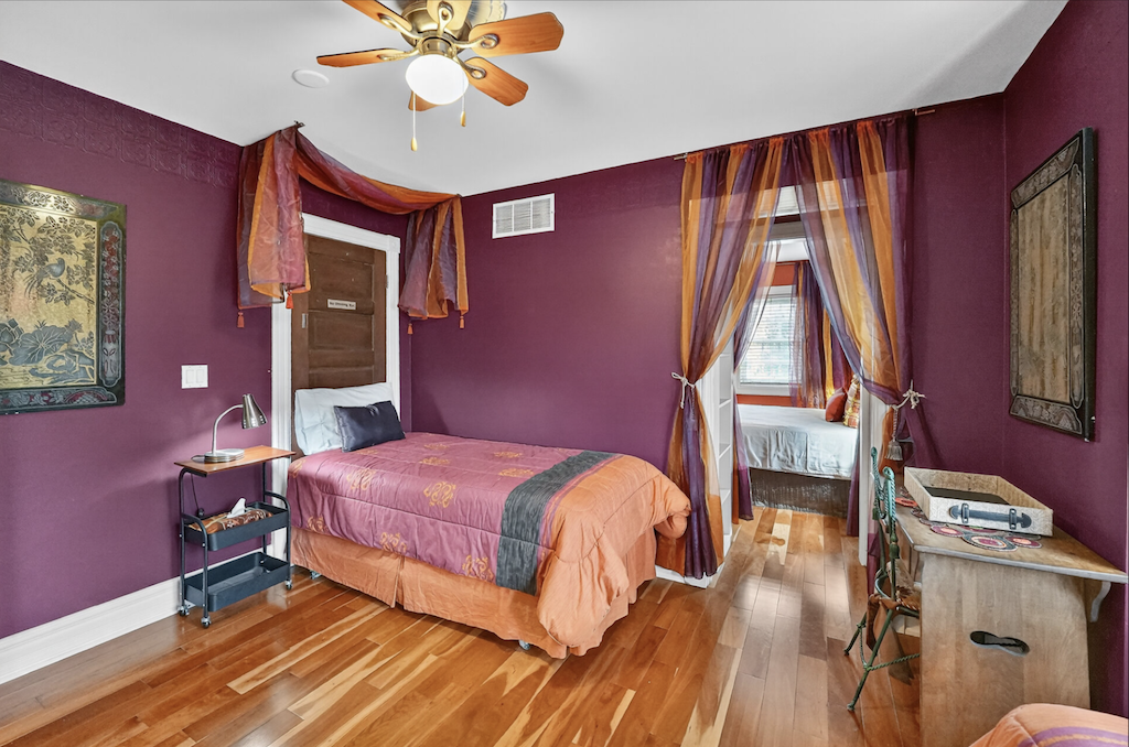 Sultans Tent 5 Twin LR.png