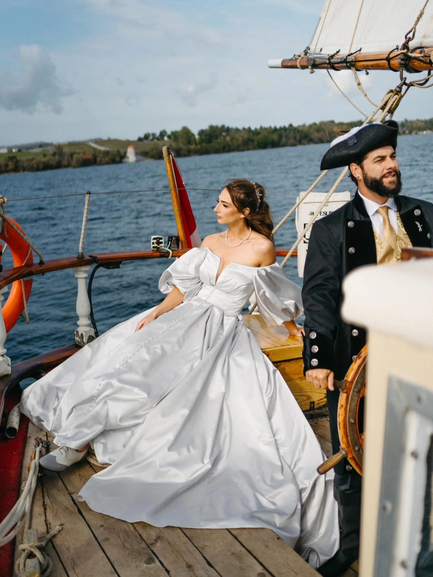 Glowing at sea 🌊🥂

@mackenziewryghtephotography
