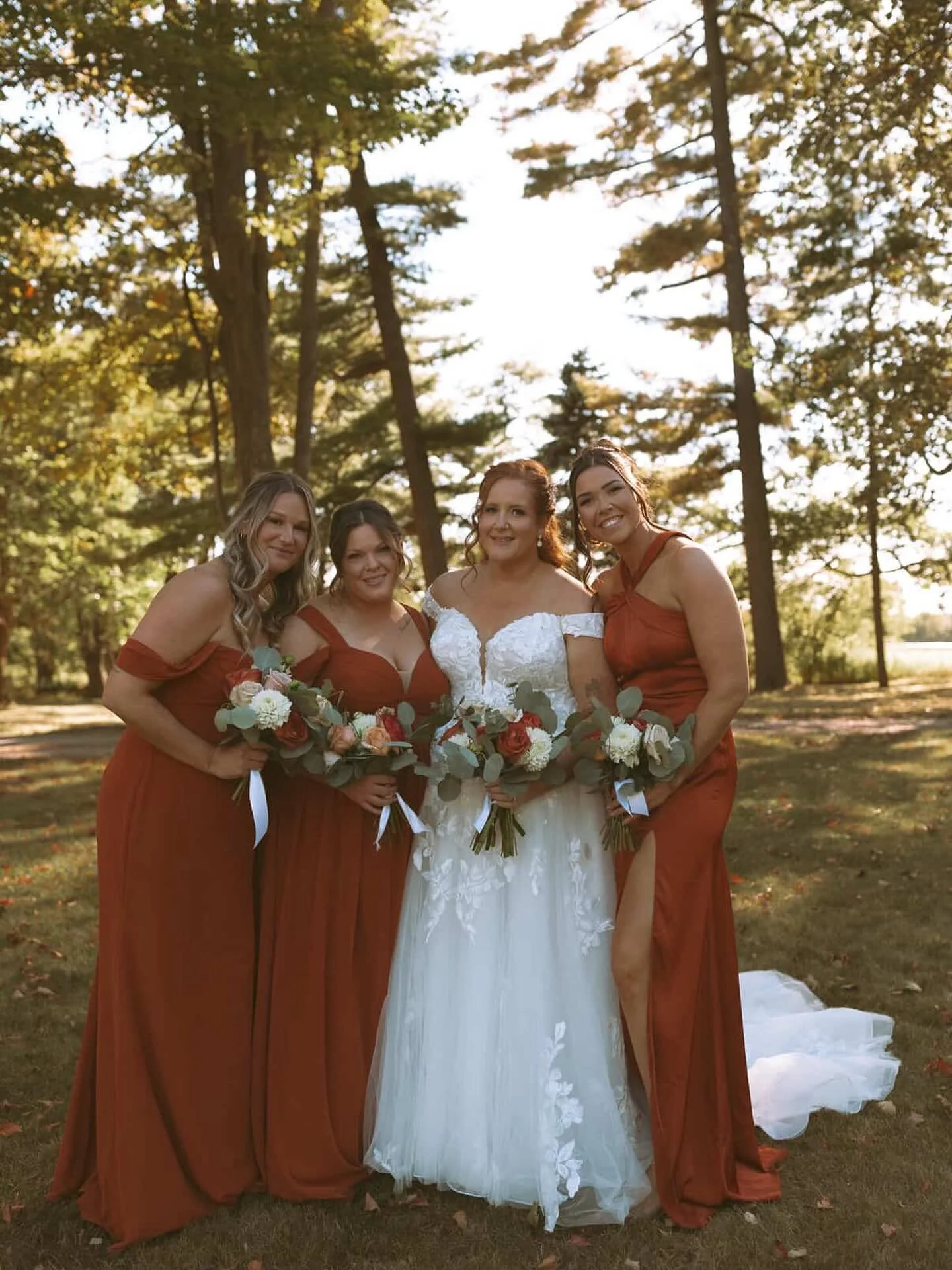 A photographer who knows how to warm her photos without warming a tan is a personal fav 🥂

@sashacooperphotography_