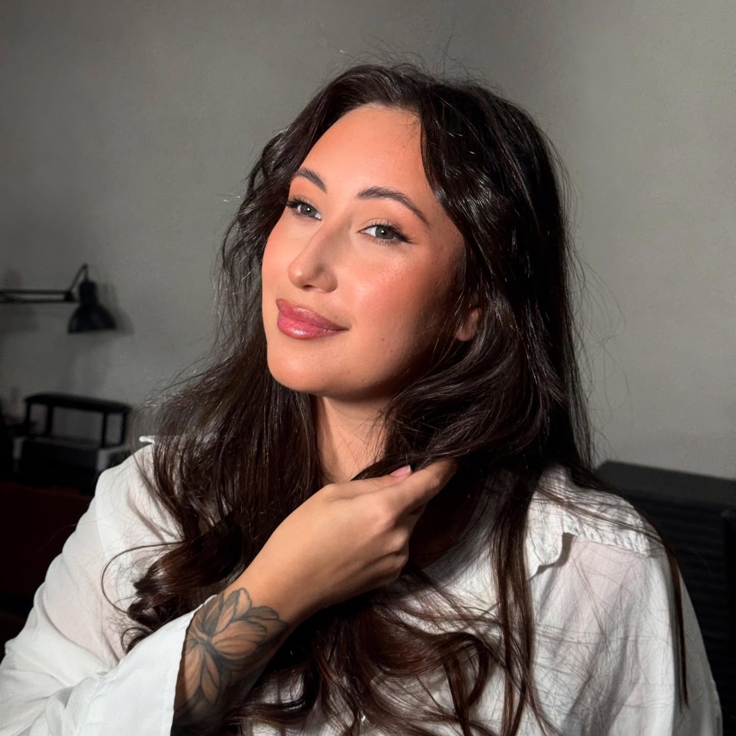 Makeup ✨

#seattlemakeupartist #makeupseattle #bellevue #seattlewedding #washingtonwedding #beautysalonseattle #weddingmakeupartist #makeupartistpnw