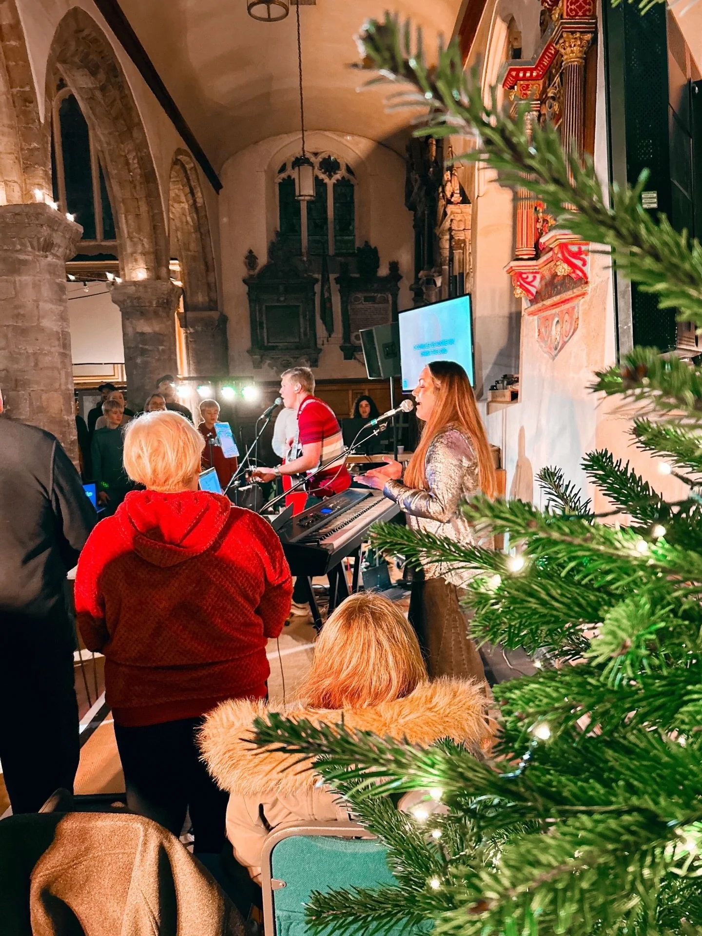 ✨ Throwback to last Sunday&rsquo;s Carols ✨
So much joy, singing, candlelight and Christmas magic in one room ❤️

We&rsquo;re already excited for what&rsquo;s next&hellip;
🕯️ Christingle this week &amp;
🎄 Christmas Day &mdash; both 10:30am. 

So ex