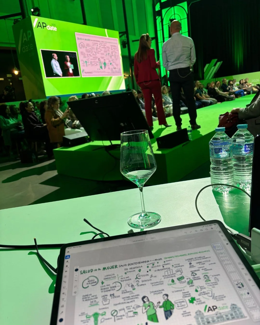 🇬🇧 It's always pretty cool to see your work beamed up onto a big screen, especially in a spectacular venue like the Gran Teatro Pr&iacute;ncipe P&iacute;o in Madrid.

Back in March I was there for the Italfarmaco APdate 2026 event - a full day brin