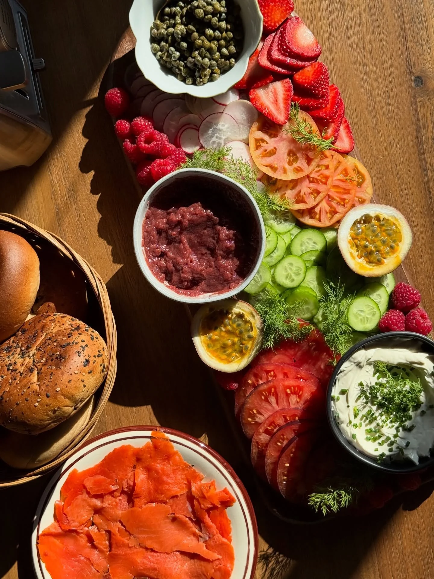 I&rsquo;m making bagels !! What do you want on yours? 🤤🥯

Swipe for the grocery list 📋