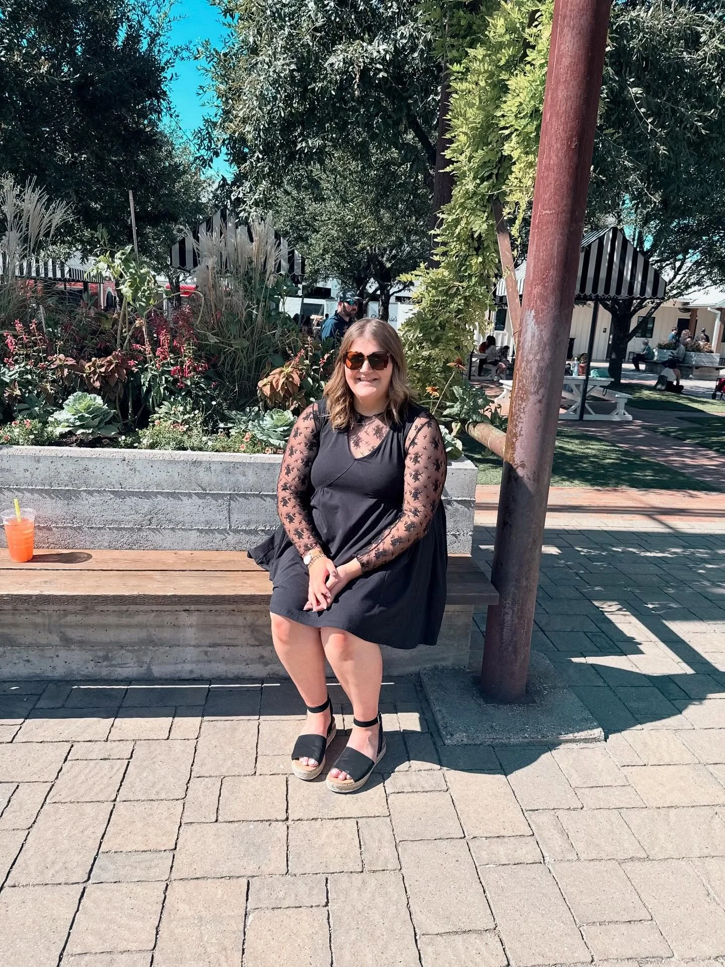 I didn&rsquo;t plan to fall for some southern charm&hellip;but here we are! 🫶

#dallastexas #magnoliamarket #catchtheflight #unexpectedblessings #wellroundedweekend #minidonuts #collaborations #NewPerspective  #followyourheart #TrustGod #Restoration