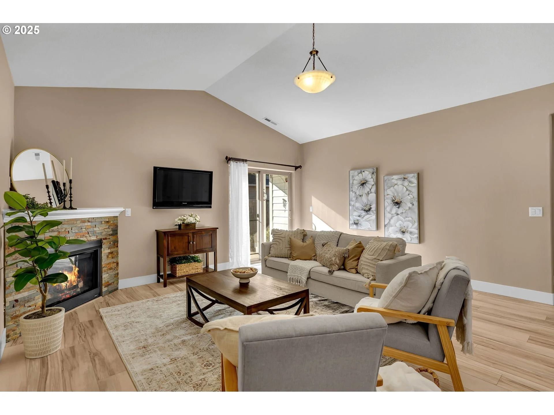 28th AVE Living 2.jpg