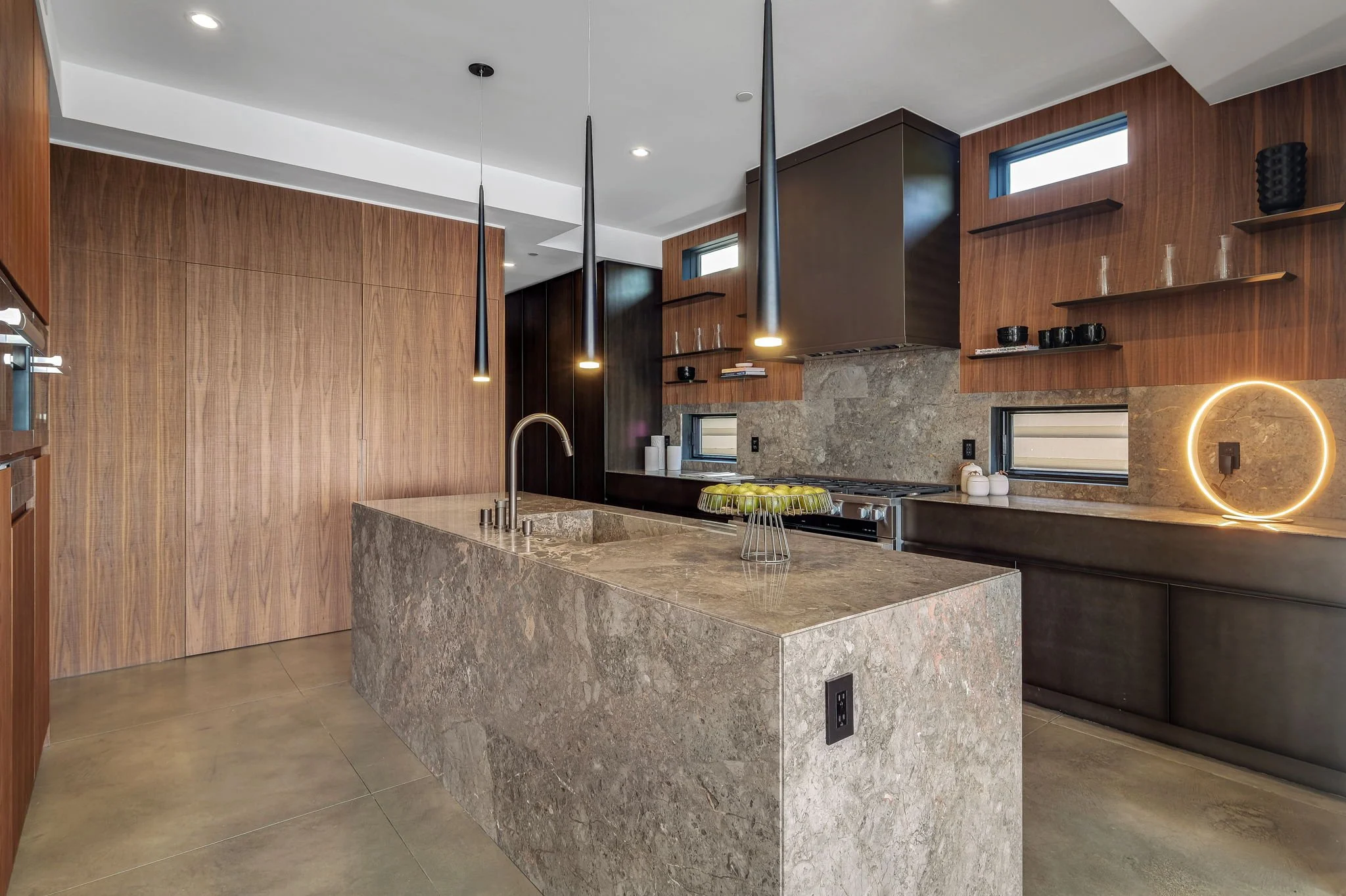 1215 Dolphn Terrace-21.jpg