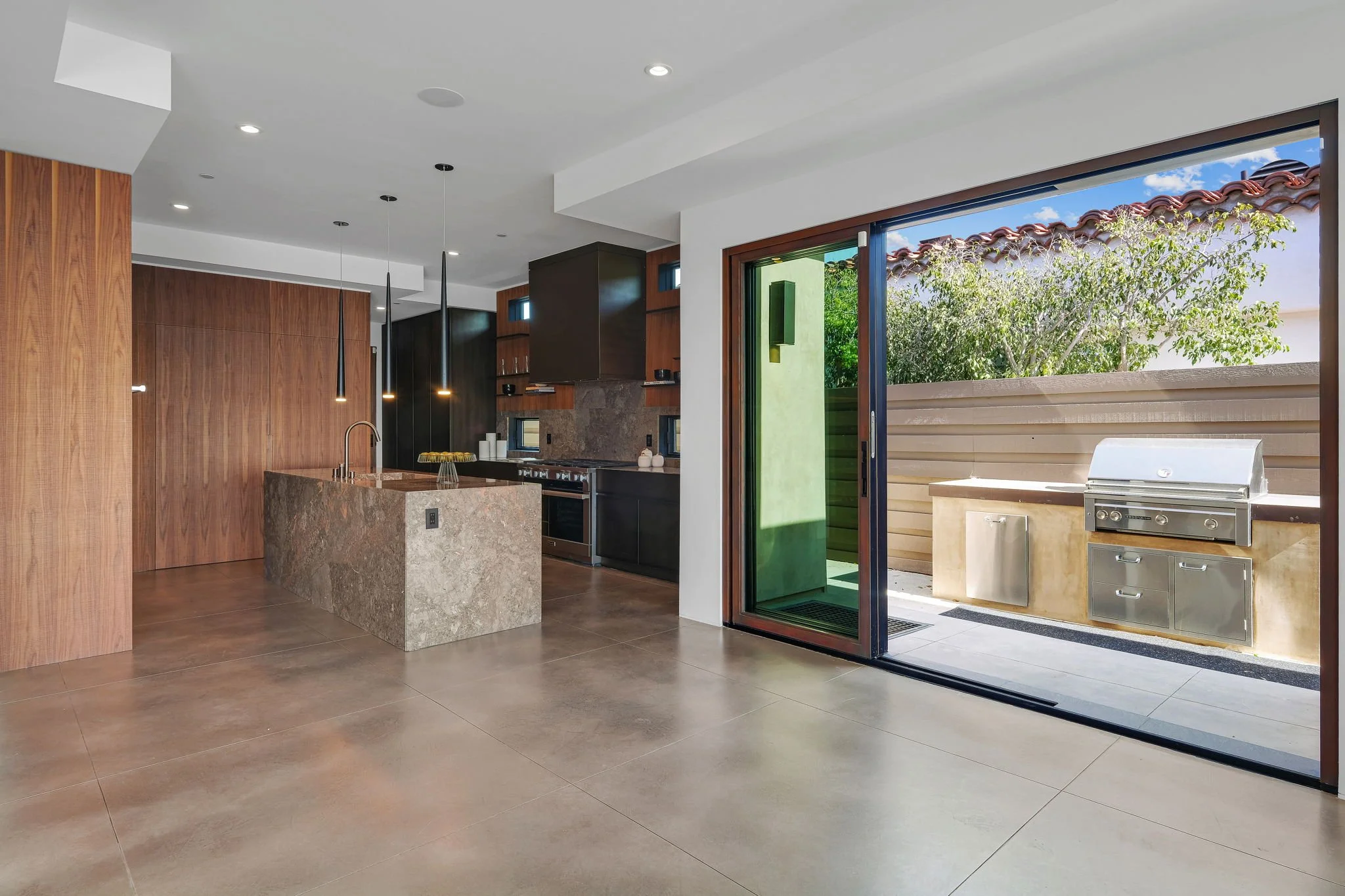 1215 Dolphn Terrace-20.jpg