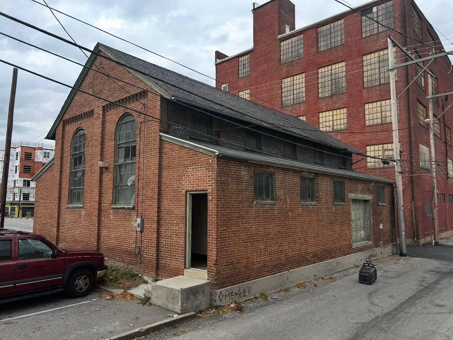Last week I had the opportunity to peak into the former York County Academy gym, which also served as a USO canteen during WWII. The canteen, where service members met for food, companionship, and events, took on a Pennsylvania Dutch theme. Pennsylva