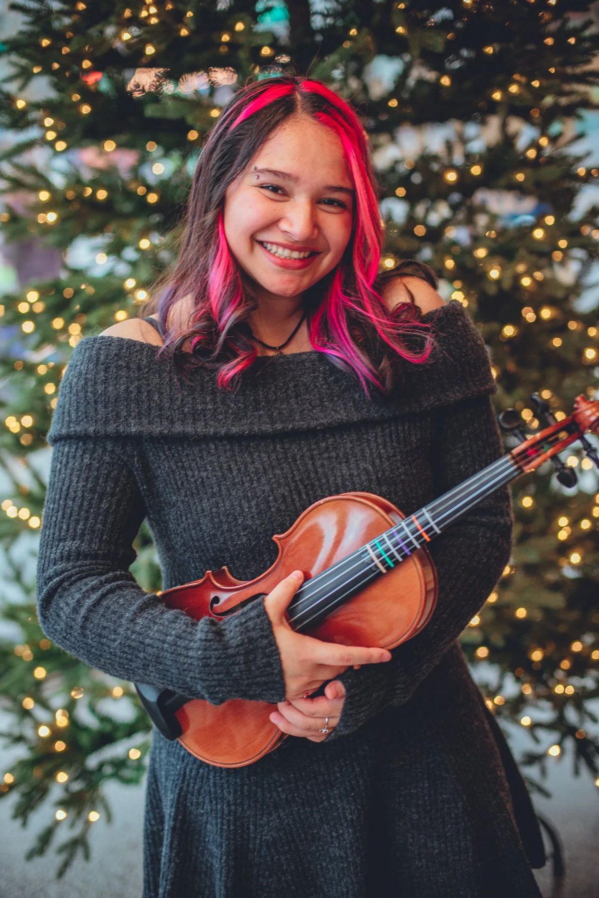 DanaH.Senior.2025.DeSomer.Sample-1.jpg