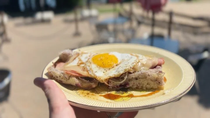Today and tomorrow only 🫐
House made blueberry focaccia using @pinespringfarm blueberries, with hunters salami, melted cheddar cheese, a sunny side up egg, finished with maldon salt and a generous drizzle of local garlic fermented maple syrup from @