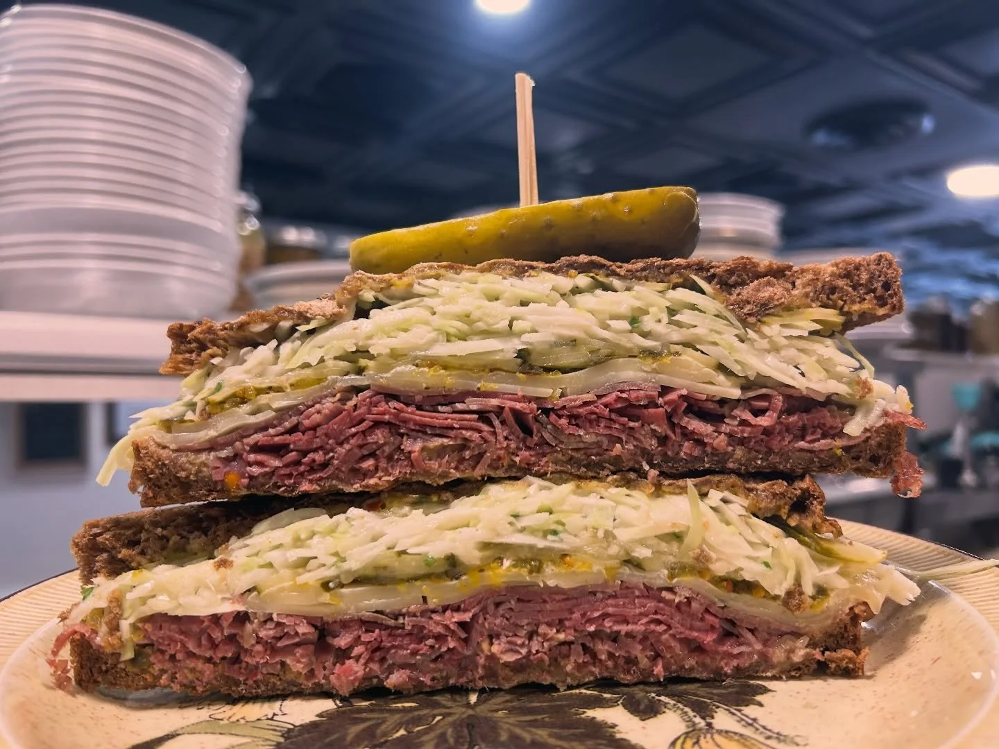 Sweet &amp; Spicy Corn beef Sammy on special today 🐮
House brined beef brisket- stacked with counter sweet relish, hot honey mustard, dill pickles, cheddar cheese and caramelized onion ranch dressed cabbage 🫶🏼

Reminder tomorrow Is our last day be