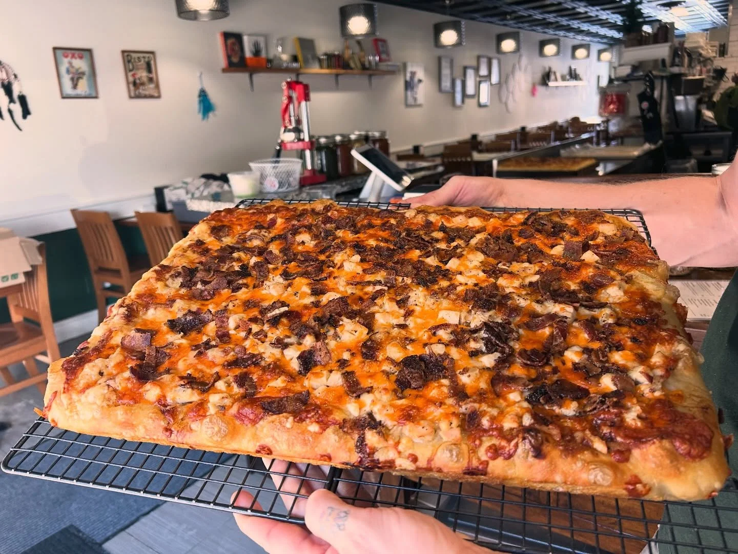Long over due pizza Foccacia special 🍕
BBQ CHICKEN BACON RANCH ZA

House Foccacia bread base, counter cola bbq sauce, diced chicken breast, bacon and cheddar cheese finished with a side carmalied onion ranch for dipping and dunking 🤤