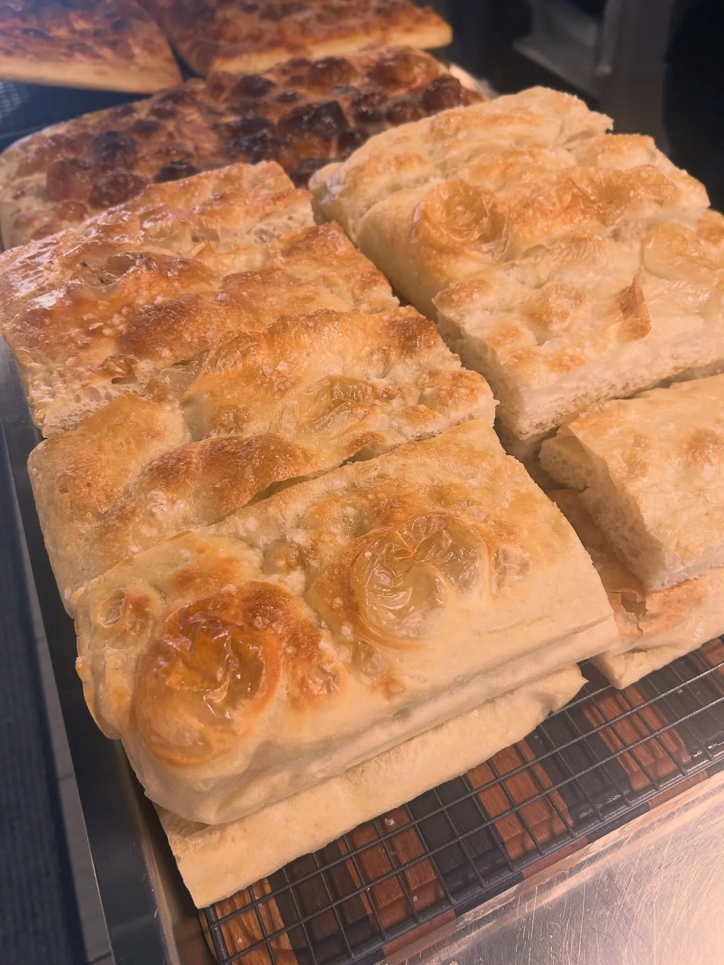 It&rsquo;s Friday and we got Focaccia ‼️🤤
Available for purchase today while we have it!! 

Happy weekend☀️