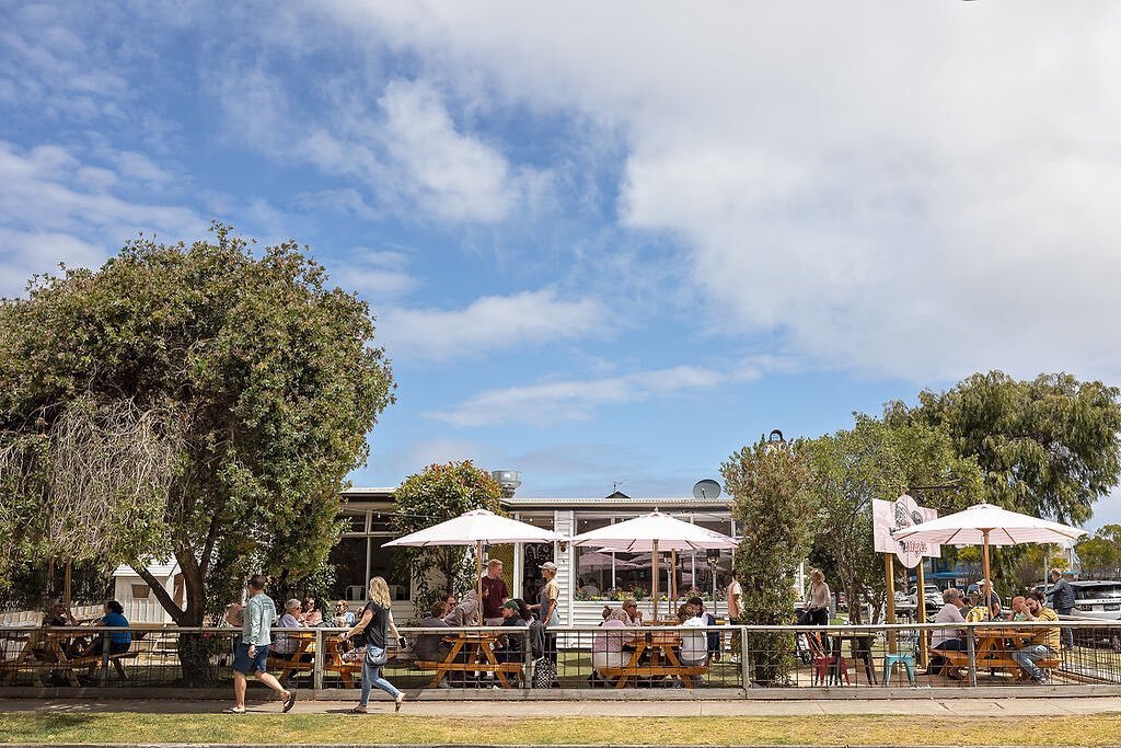 The marquee is gone and we have the perfect spot to soak up this beautiful sunshine! Come join us for lunch 🫶

#surfcoastvictoria #torquayrestaurant #visitgeelongandthebellarine #geelongrestaurant