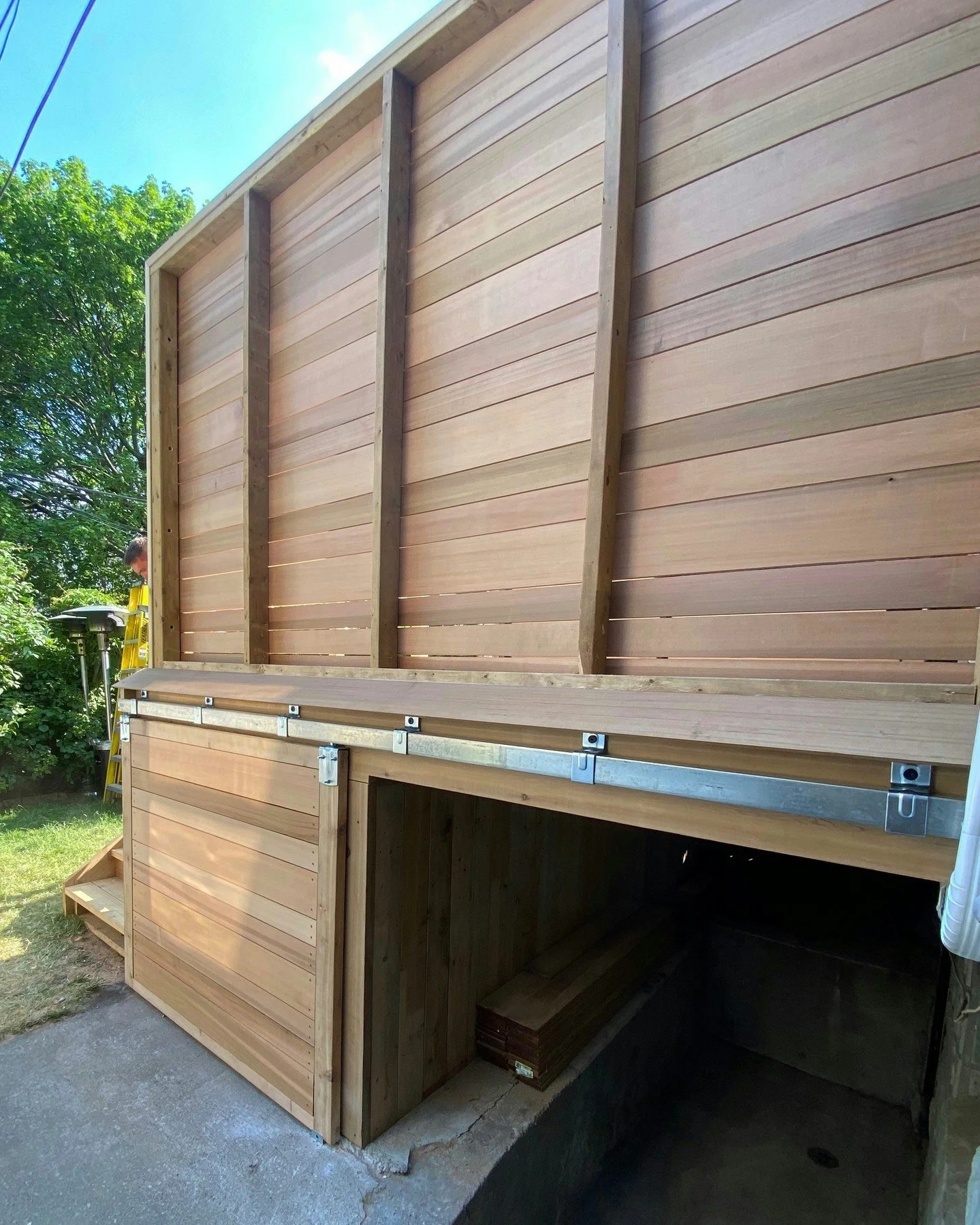 Q&amp;A Time 🍁 

As temperatures drop, people may be wondering: Should you protect your outdoor wood for the colder season? The short answer? Absolutely! ❄️ Cold weather, snow, and moisture can take a toll on wood, leading to cracks, warping, and di