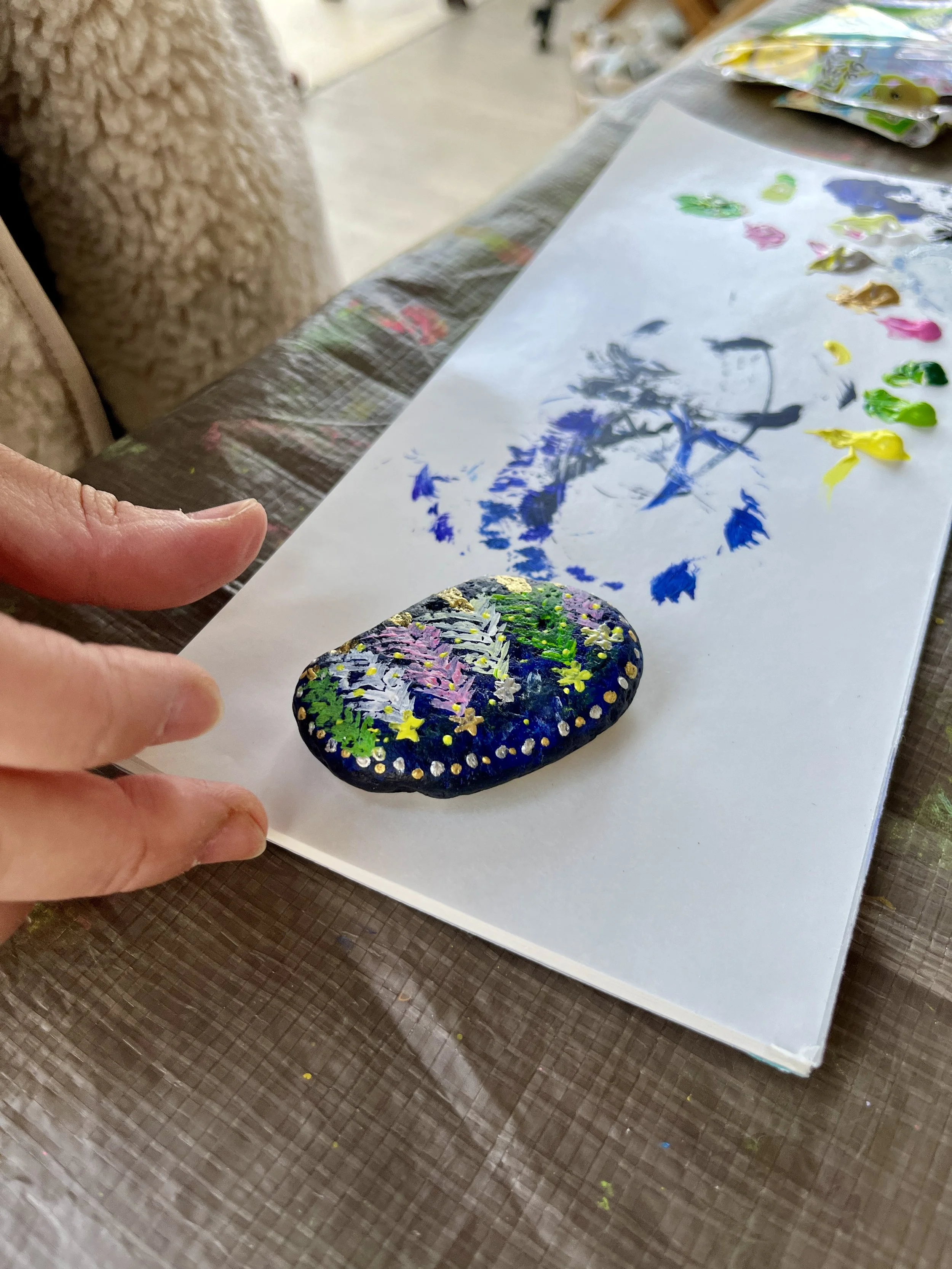 蛍光や金銀がキラキラ