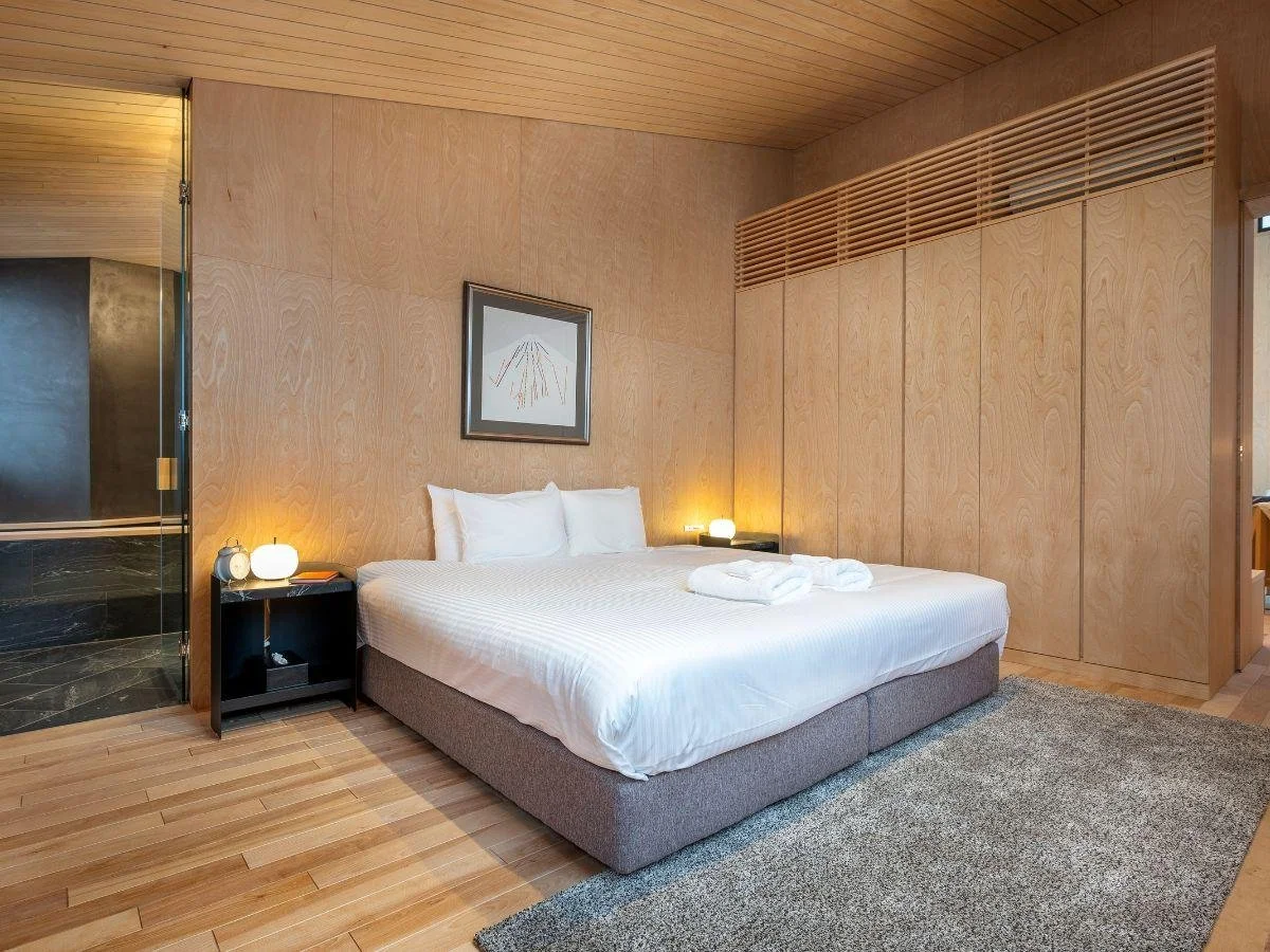 Kitai Colour (70 x 70cm)