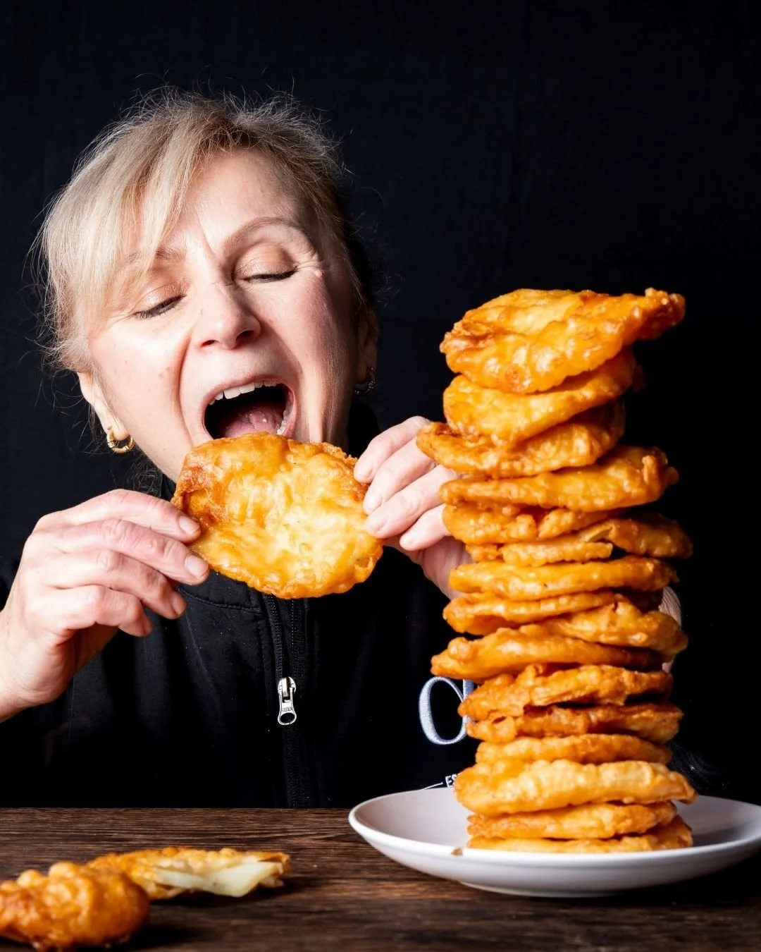 🥔 Haven&rsquo;t you heard??

Chookalicious has the BEST potato scallops in Sydney &mdash; no cap.
Just ask @jwebby_can.eat 😅 The man literally ate his way through 3.618kg of scallops at our Great Potato Scallop Eat-Off 2025 🔥👏

That&rsquo;s one h