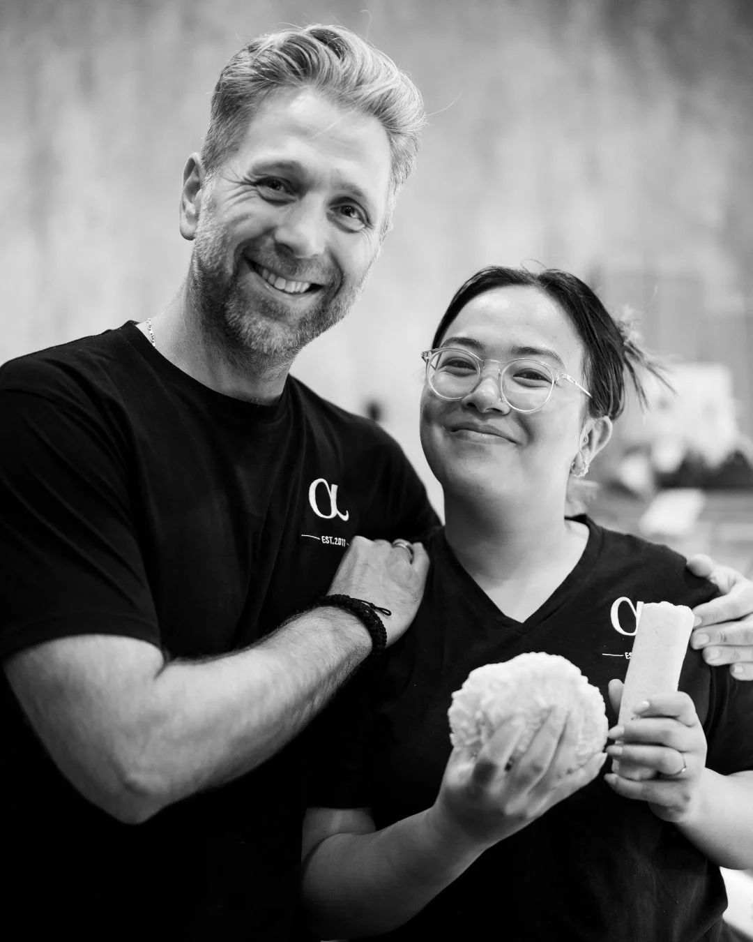 💛 We LOVE Our Chook Team! 🐔

Behind every crispy chip and juicy burger is a crew that brings the heart, hustle, and humour to Chookalicious every single day.

From early brekkie shifts to busy lunch rushes, they keep the place running with smiles, 