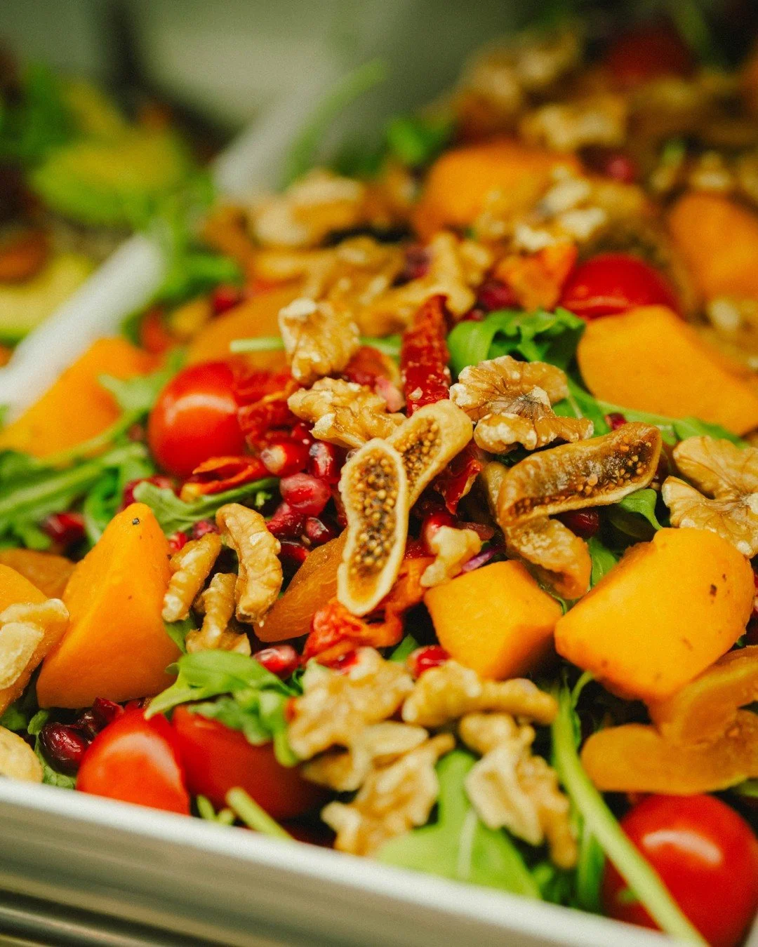 Autumn vibes on a plate 🎃🥗
Pumpkin, walnuts, figs, and juicy cherry tomatoes - fresh, tasty, and totally feels right 😋

#FreshEats #AutumnSalads #HealthyDelights #chookalicious