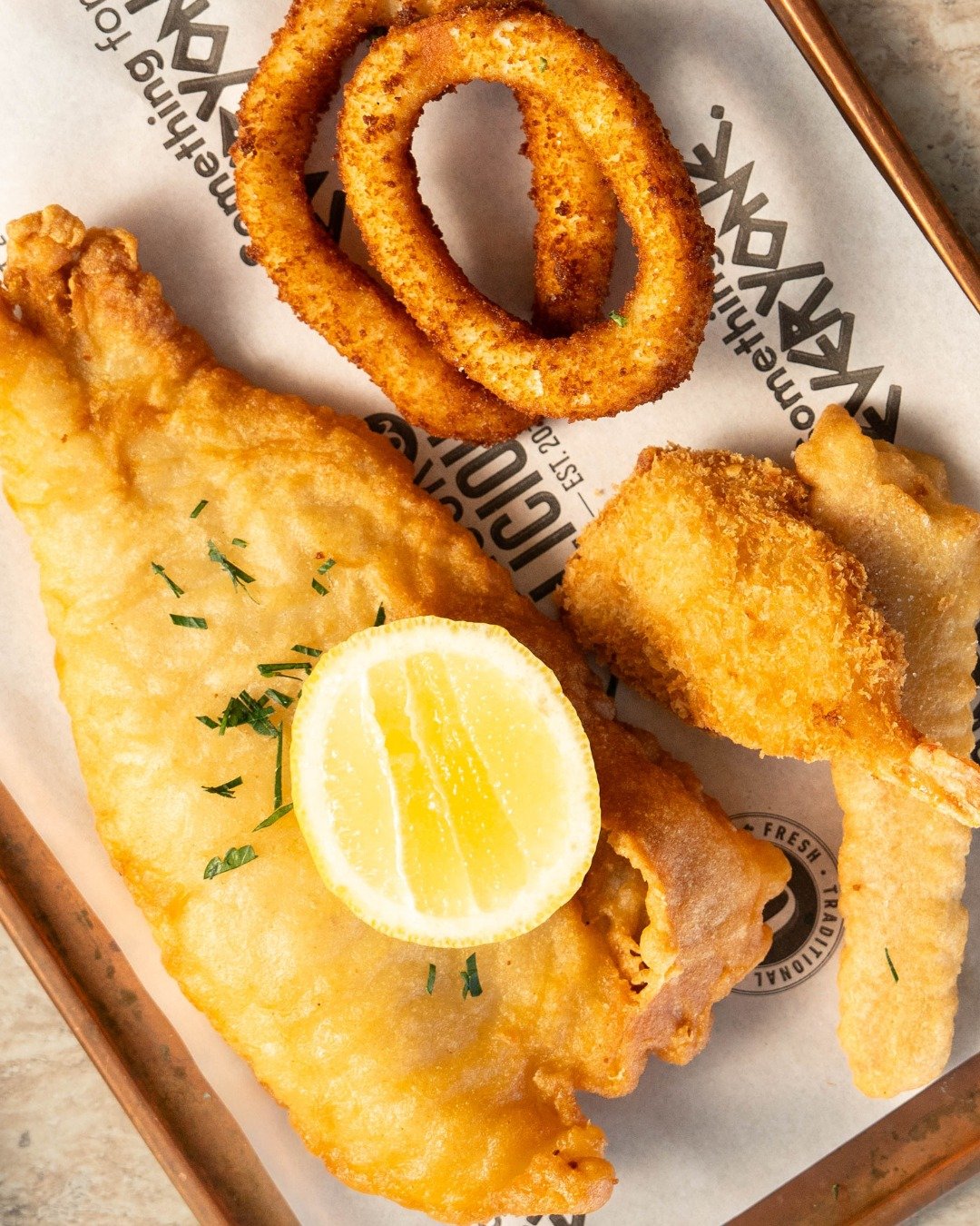 🍂 Autumn is ending&hellip; and so is this mid-week special! 🍂

Get it while you can 👀🐟

Autumn evenings call for something warm, crispy, and seriously satisfying &mdash; and our Mid-Week Seafood Basket delivers every time.

🔥 Golden battered fis