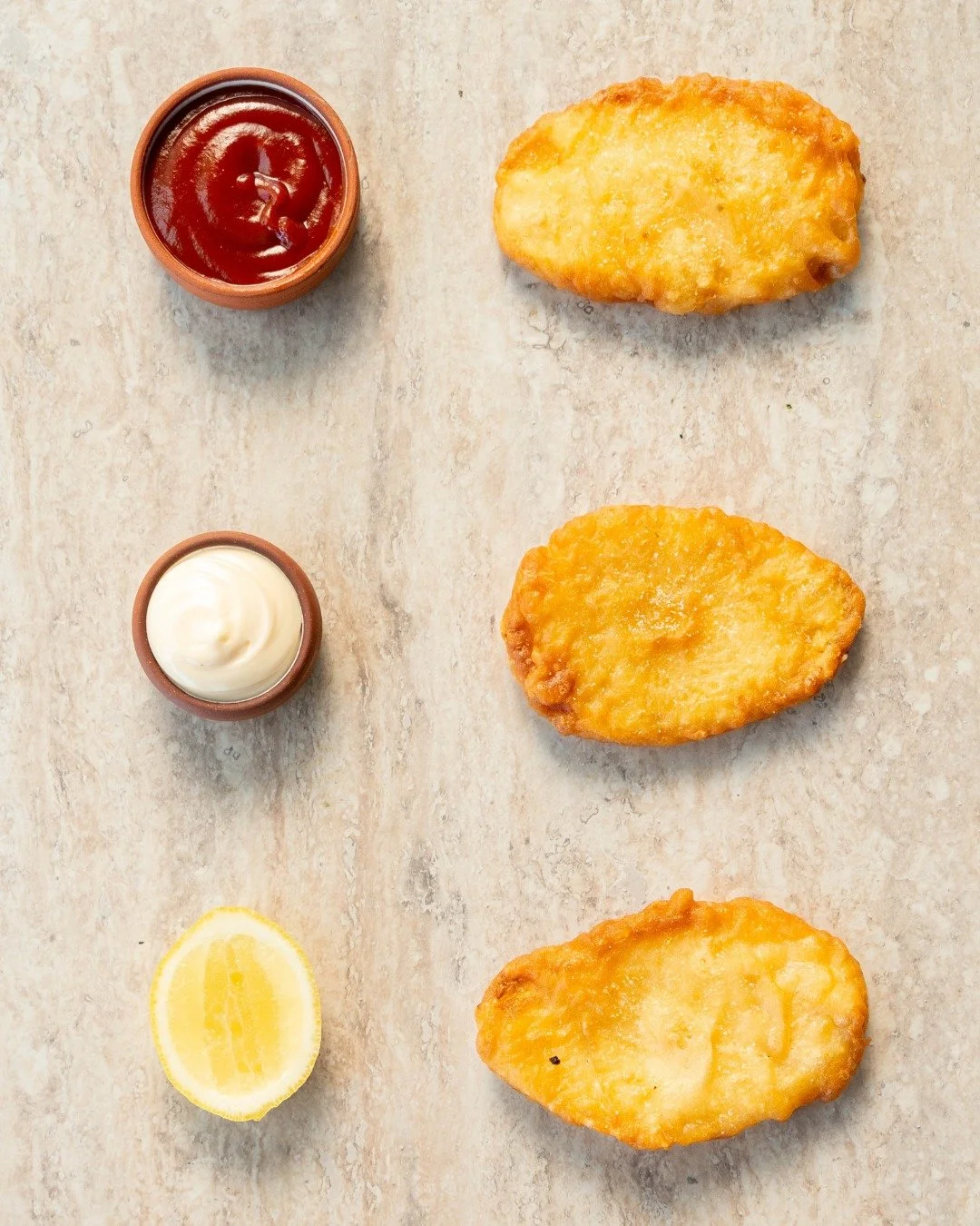🥔🔥 The best Potato Scallop in Sydney&hellip; hands down!

Now the real question is&hellip;
👉 Ketchup?
👉 Mayo?
👉 Lemon?

Whatever you pick, don&rsquo;t forget the chicken salt 😏🙌

#PotatoScallop #SydneyEats #ChookALicious #WinstonHills #LocalFo