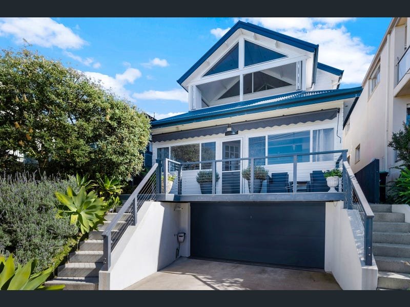 Curl Curl House Exterior Completed