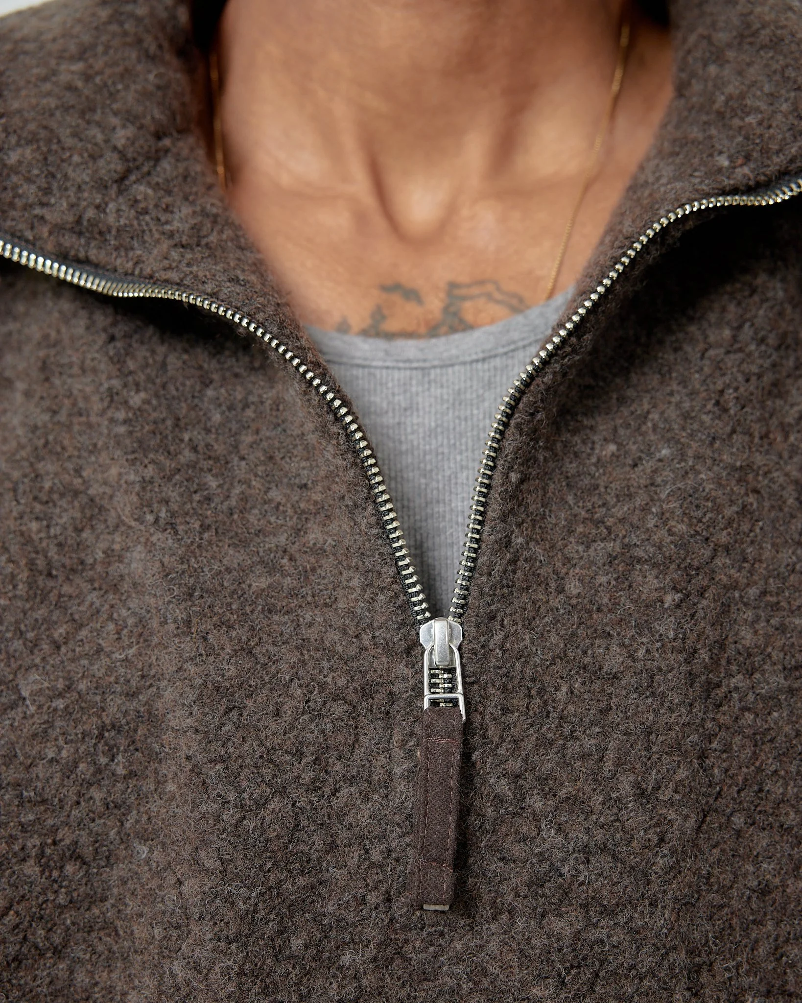 Traveler Half Zip Brown_Close Front
