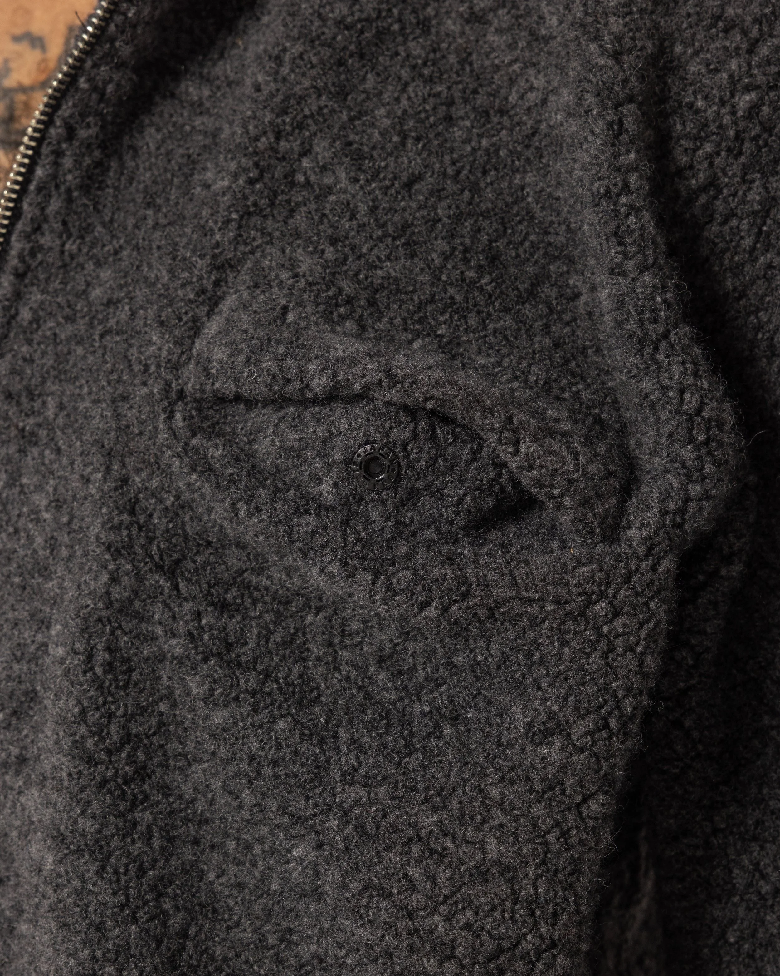 TravelerHalfZip_DarkGrey_SNAP.jpg