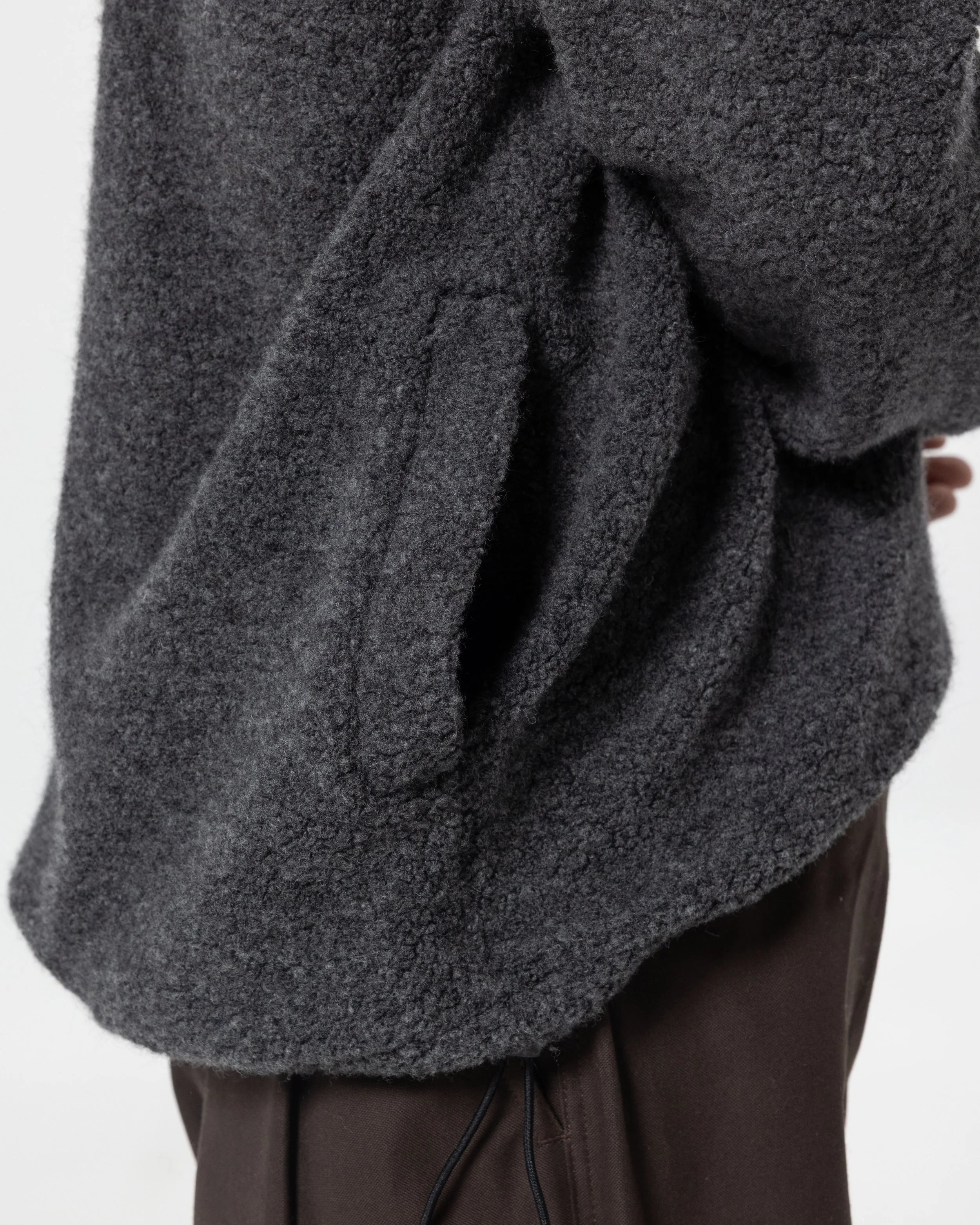 TravelerHalfZip_DarkGrey_SIDEPOCKET.jpg