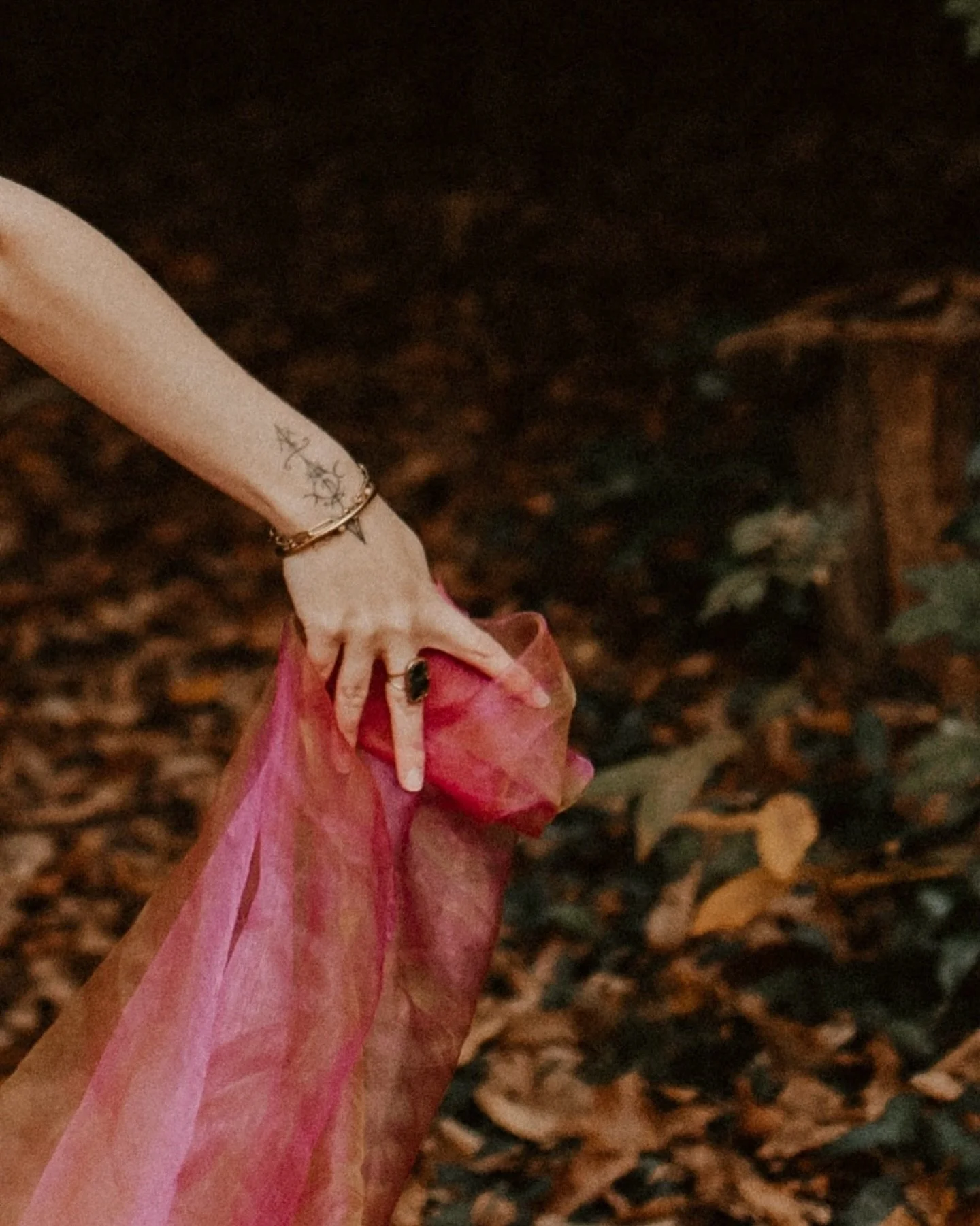 Y a-t-il d&rsquo;autres chemins pour le deuil que le d&eacute;ni ou le d&eacute;sespoir ?

J&rsquo;aime ces mots de Christian Bobin :
&laquo;&nbsp;Hier, j&rsquo;ai vu ta tombe, pas celle o&ugrave; on t&rsquo;a mise, celle-l&agrave; je l&rsquo;ai vue 