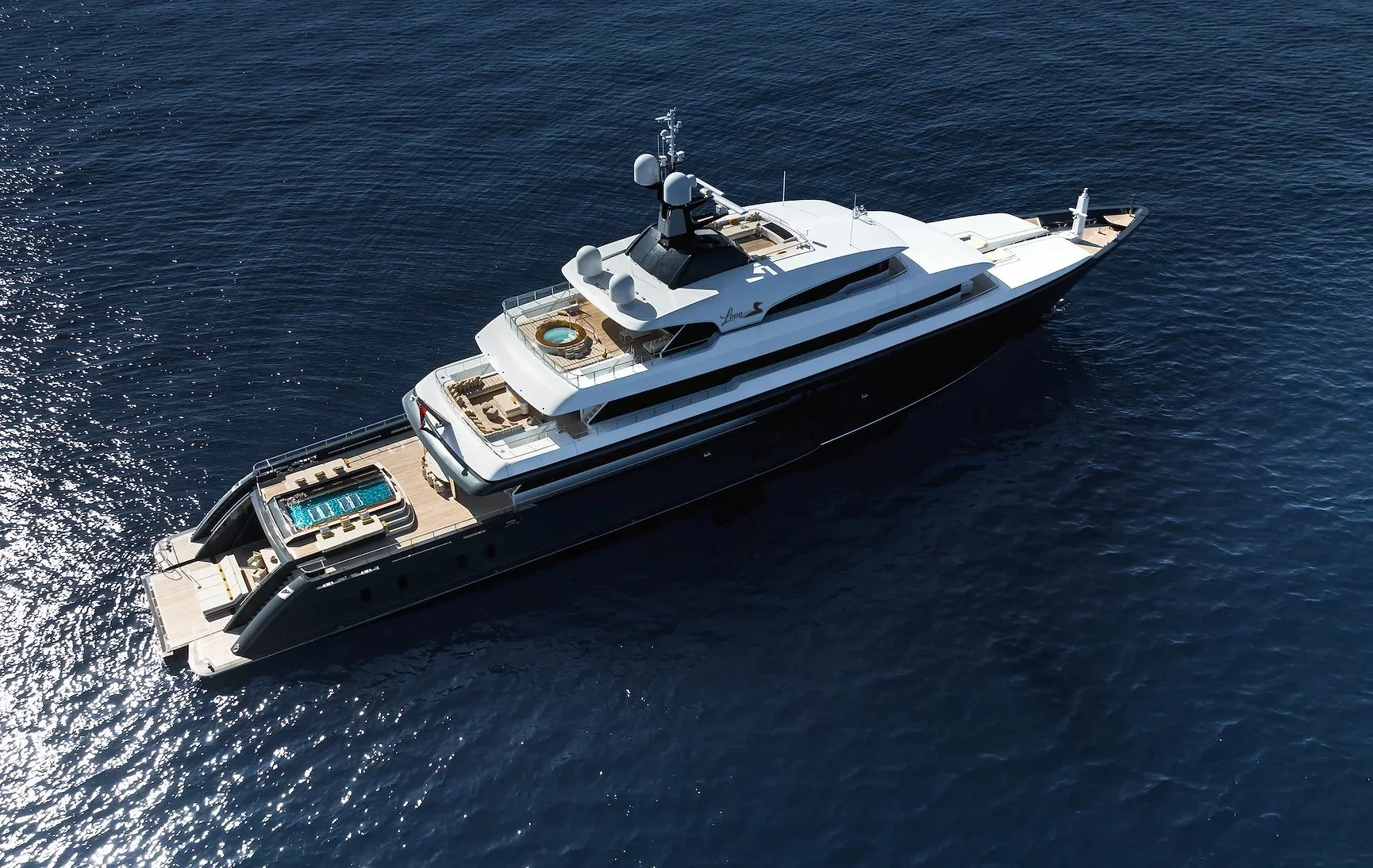 221 MY Loon @motoryachtloon birdseye 3.jpg