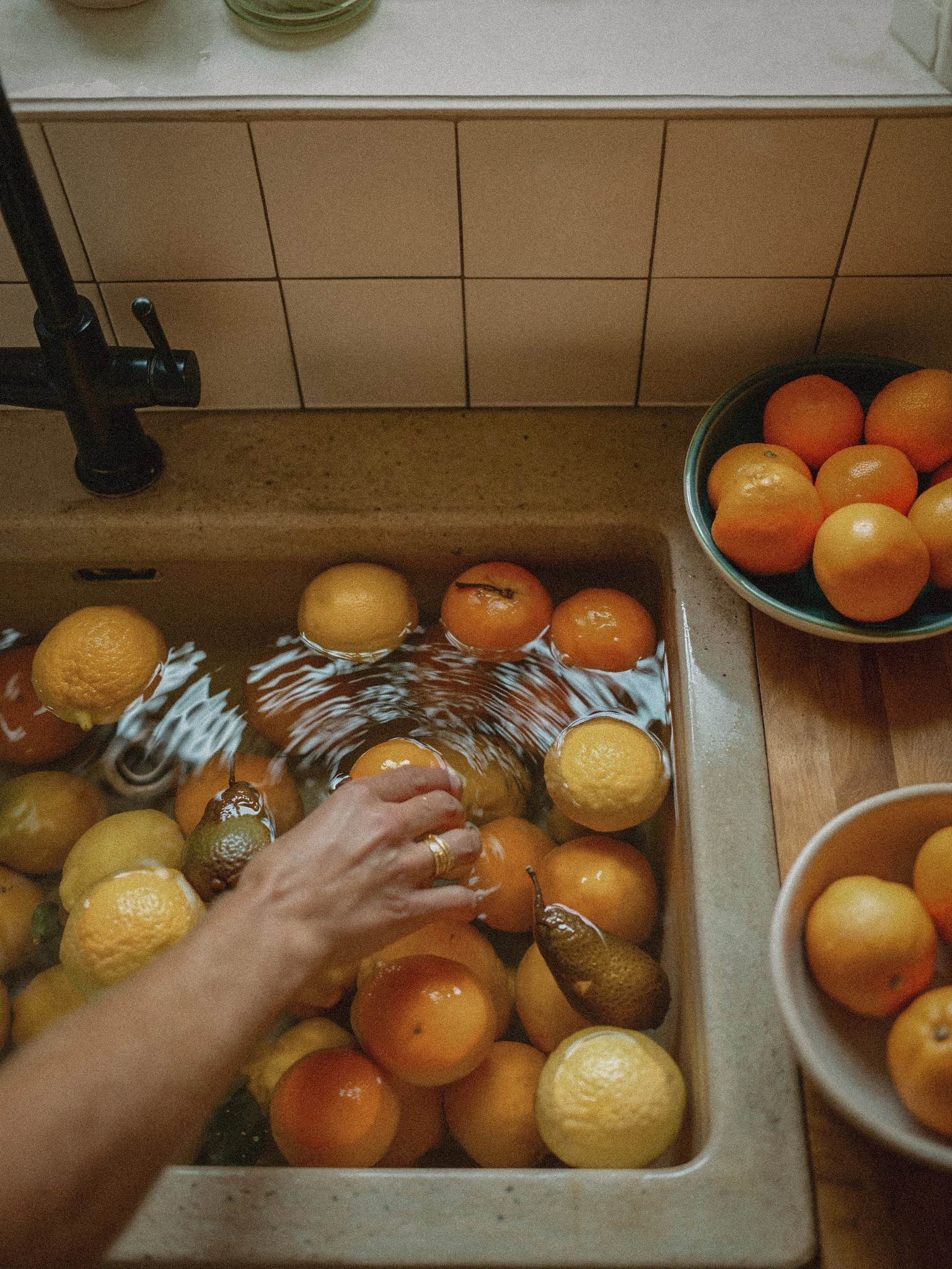 Seasonal Living in Spring Guide | Local fruit and vegetables