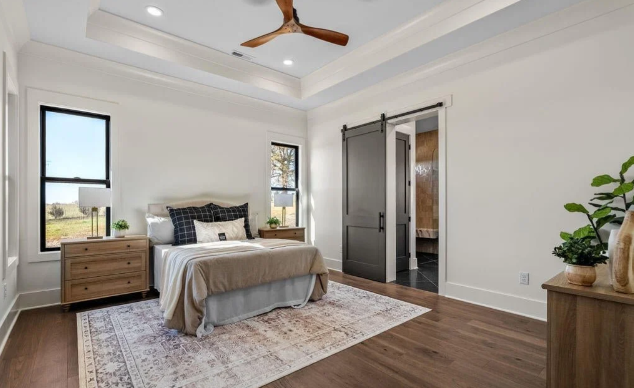 Primary Suite Design Ideas for Comfort and Privacy in Louisville, Tennessee Homes