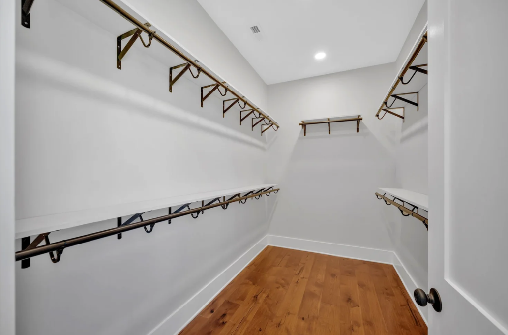 Custom Home Storage Solutions That Maximize Space and Style in Louisville, Tennessee