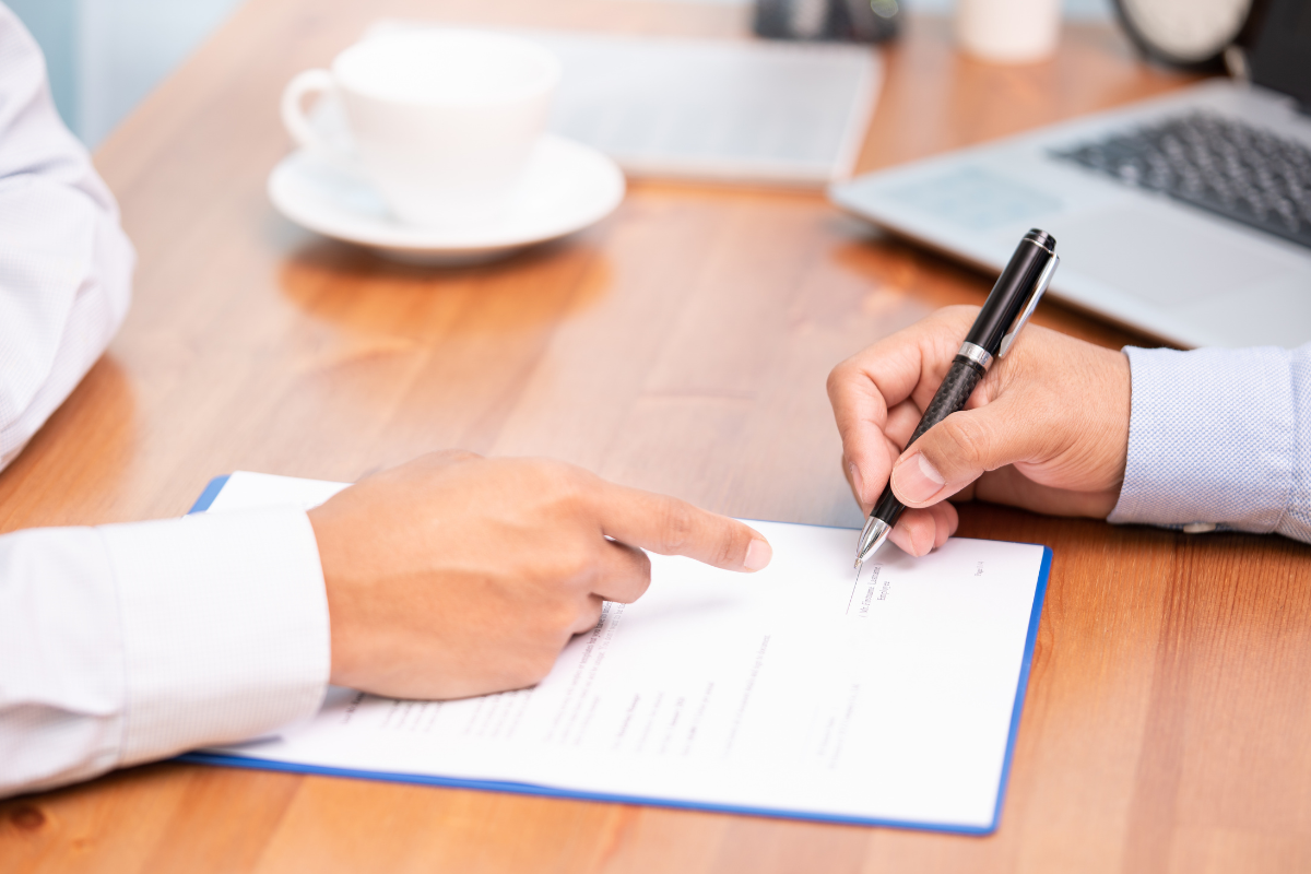 How to read a custom home contract