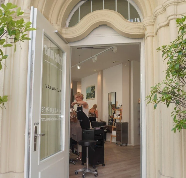 How to Choose the Best Salon for Your Hair Colouring / Blonding Needs