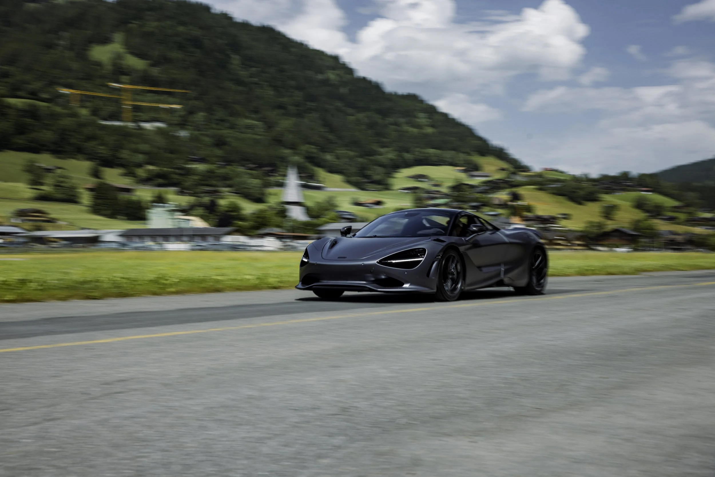 BYLUCADEVITA_GSTAAD_MCLAREN_45.jpg