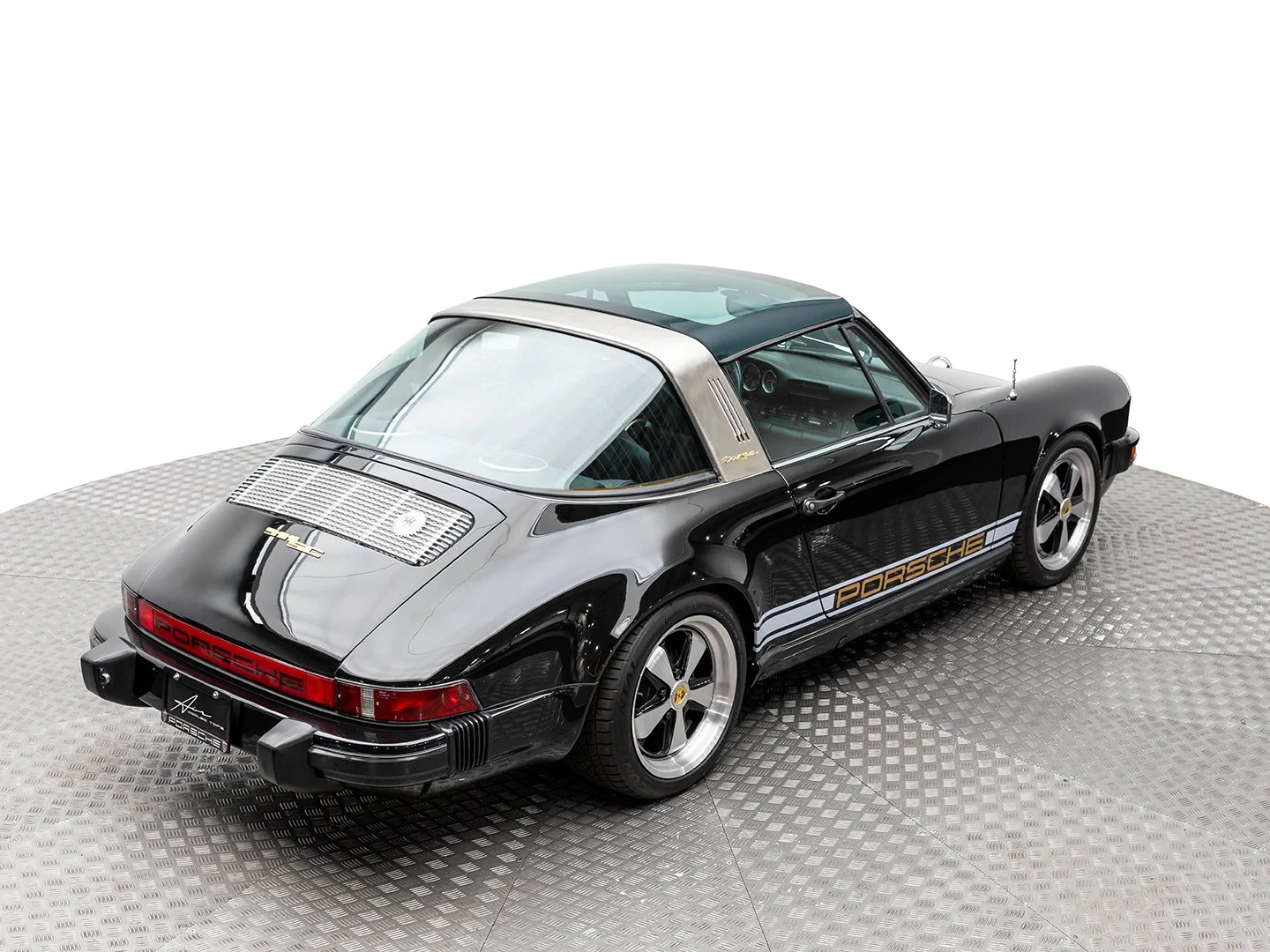 09. Gallery Slider 1440-1080_Porsche copy.jpg