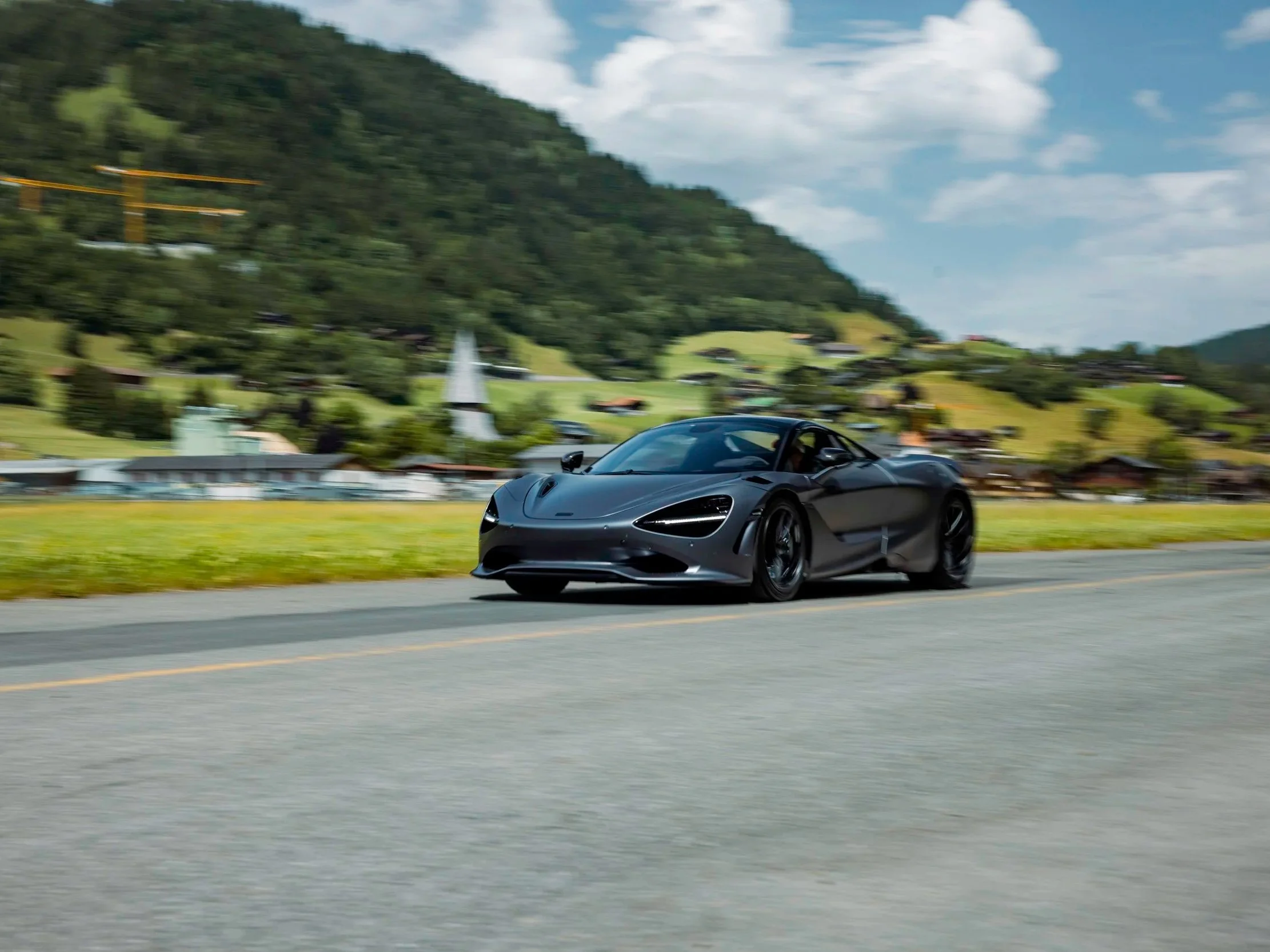 BYLUCADEVITA_GSTAAD_MCLAREN_45.jpg