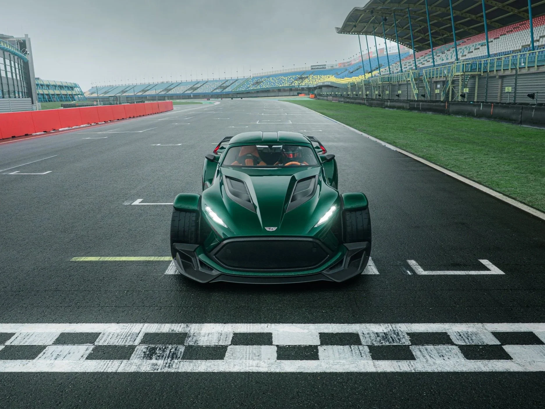 JPG+V3+2026-01-15+AB25240+Donkervoort+P24RS+-+TT+Assen-8.jpg