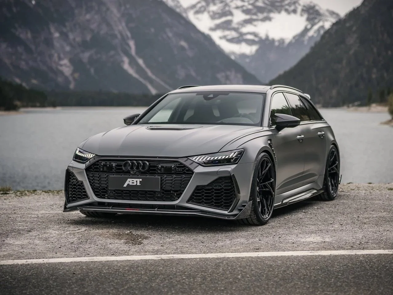 RS6-LE_1000PS_NardograuMatt_1440x1080.jpg