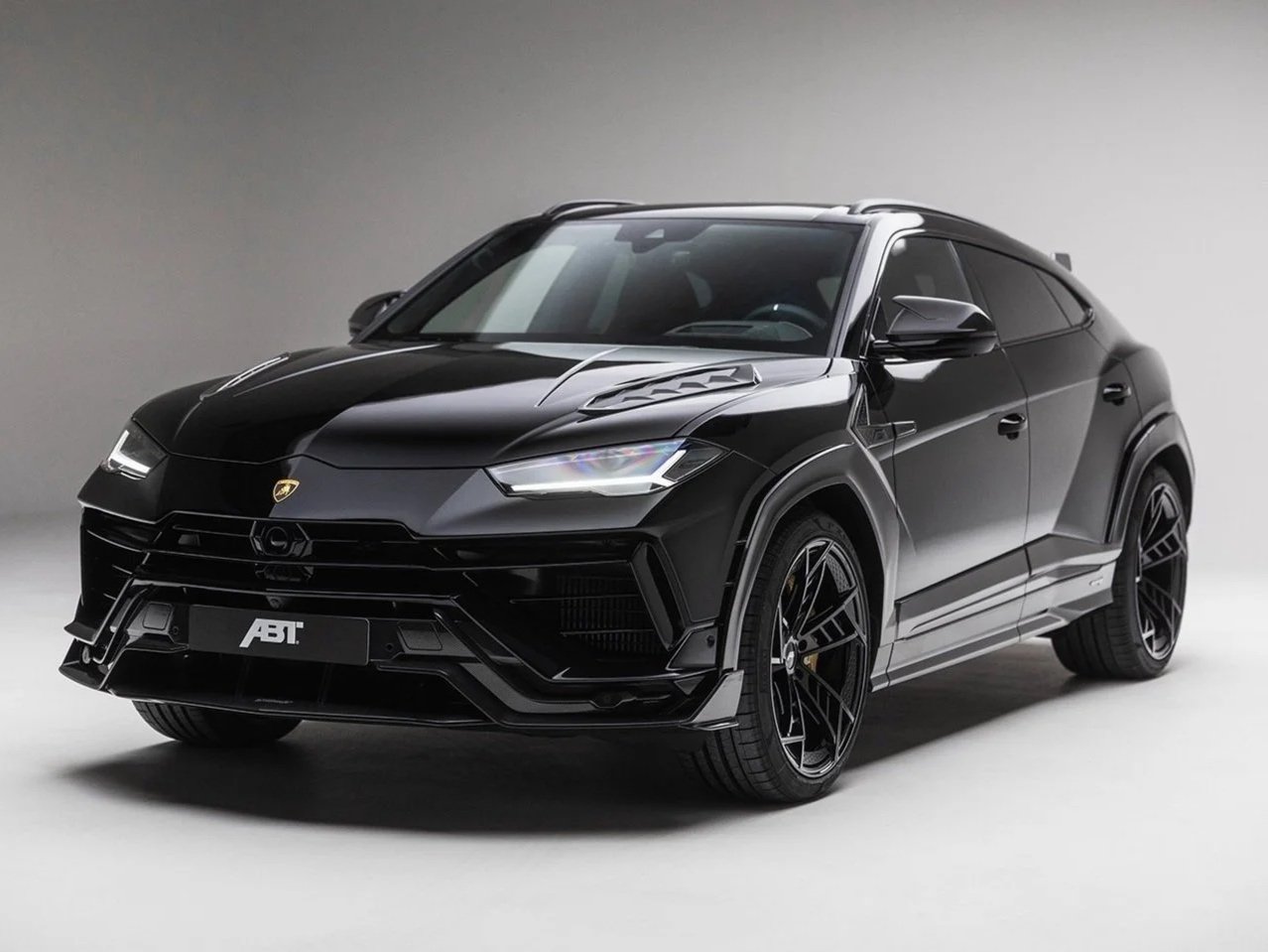 Urus-Scatenato_NeroNoctis_1440x1080.jpg