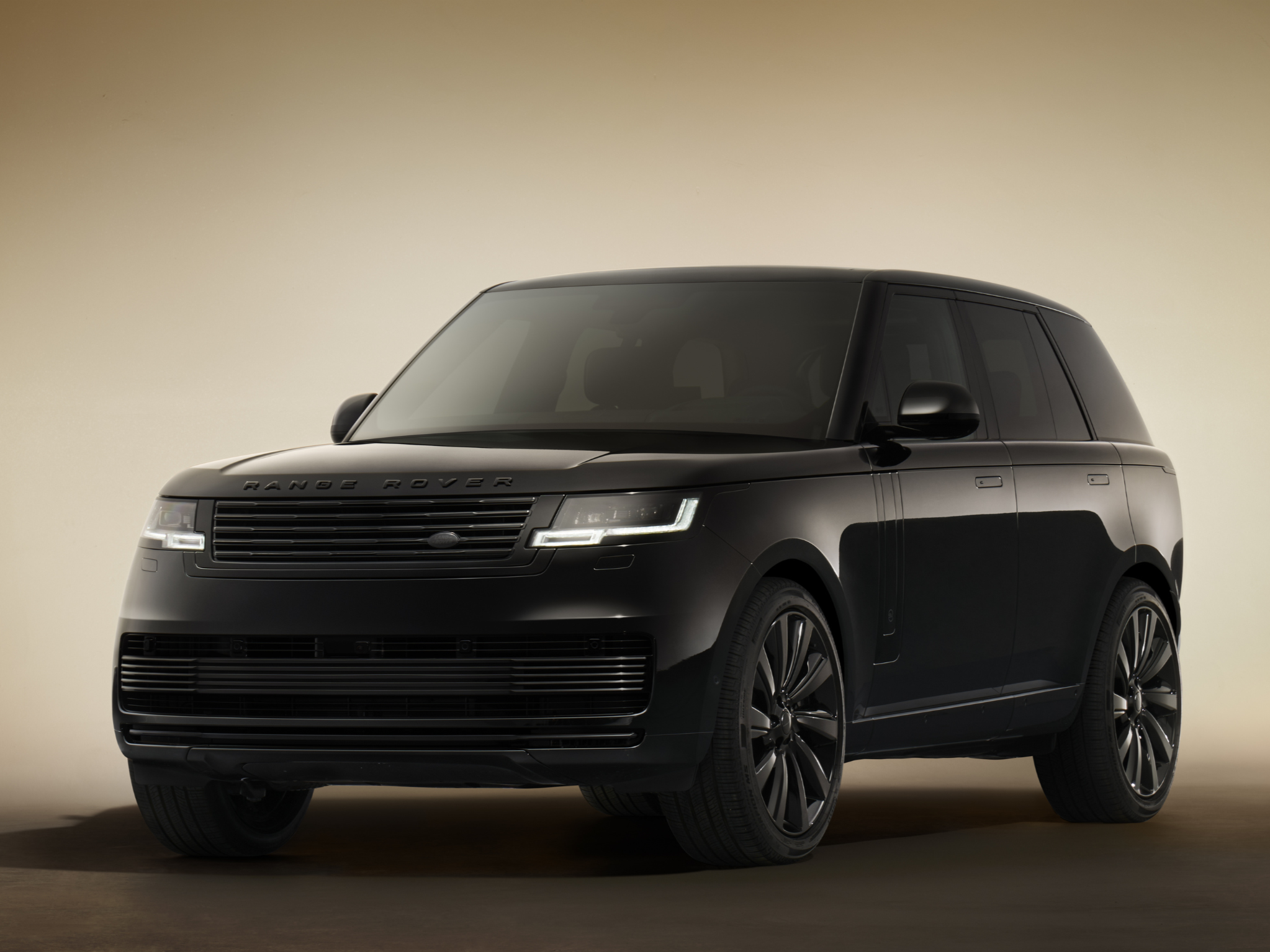 RANGE+ROVER_photo+1_Website.png