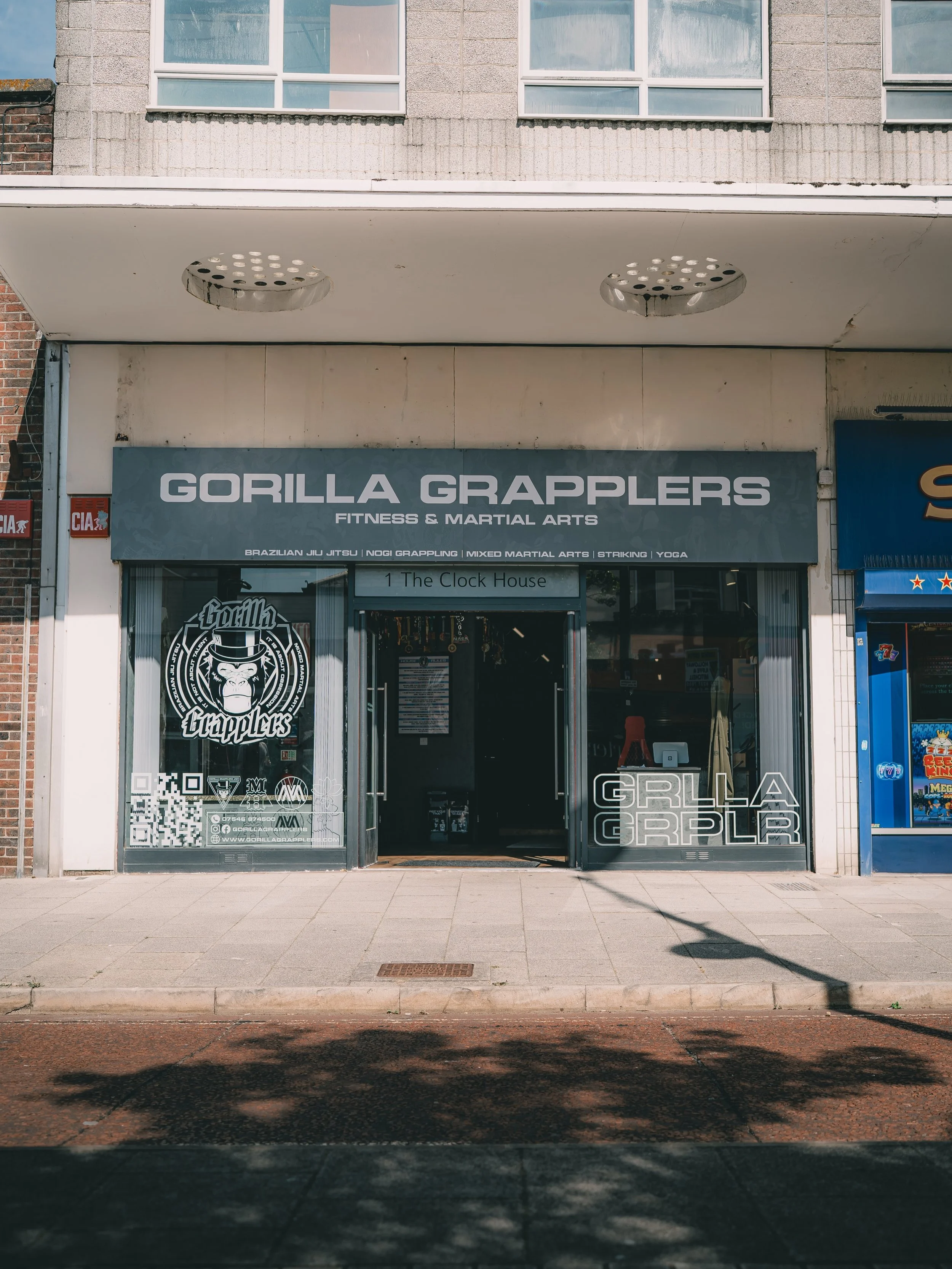 Four walls.
A few mats.
Nothing special&hellip;

Until the people walk through the door. 🦍