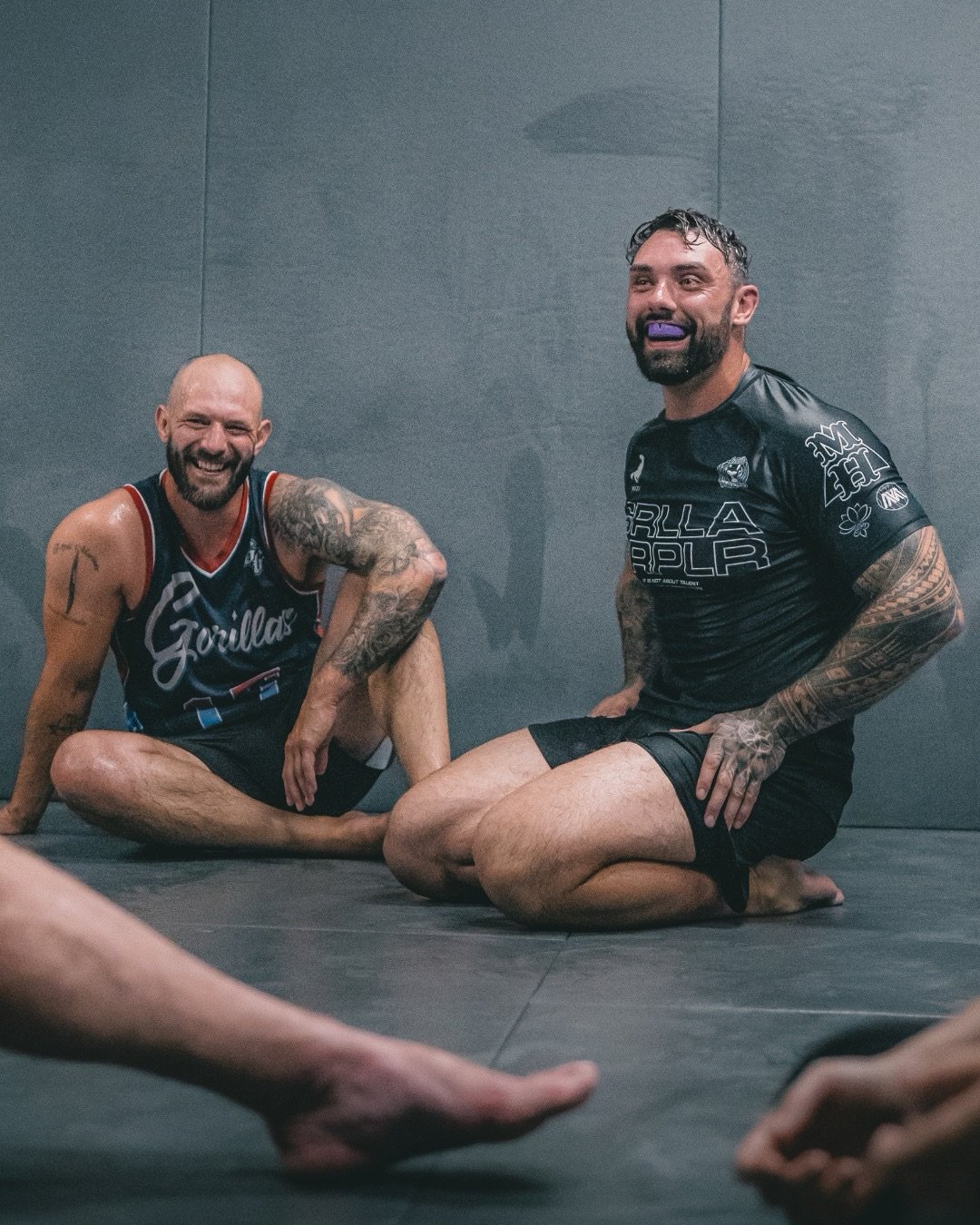 NOT YOUR AVERAGE MARTIAL ARTS GYM

Train. Learn. Become a Part of Something.

BRAZILIAN JIU JITSU

Learn to control bigger and stronger opponents using technique.

Self Defence. Problem Solving. Confidence.

NOGI GRAPPLING / SUBMISSION WRESTLING

Fas