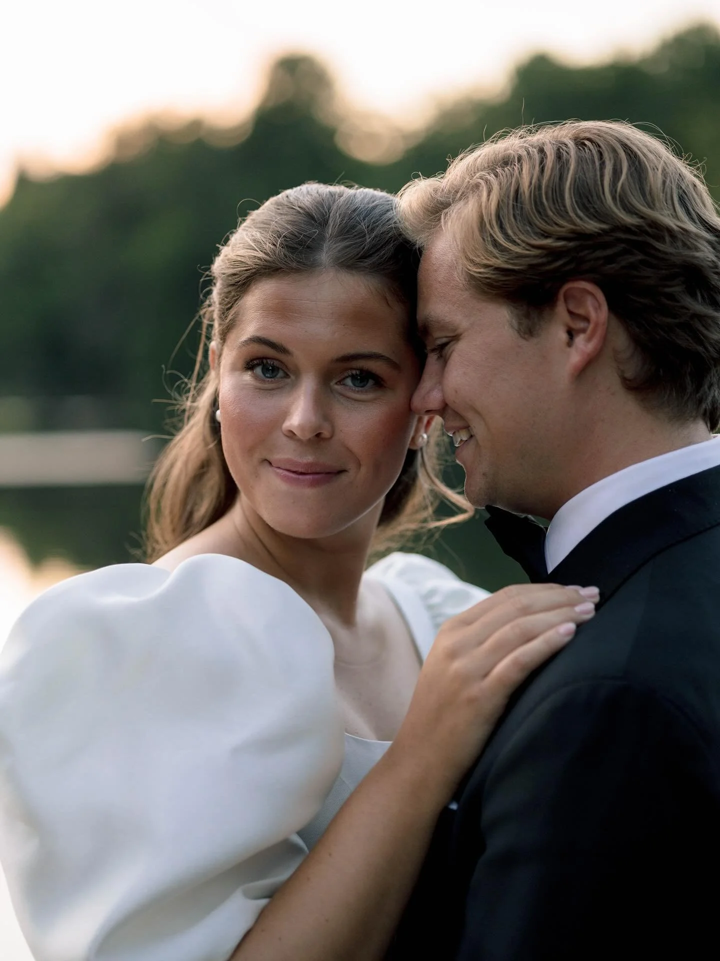 Rebecka &amp; Carl 🤍 My sweet sweet friend got married and I had the honor to stand next to my girlie when she said yes to forever with her Carl and then take photos in the afternoon evening. So happy they found each other 🥺🤍
