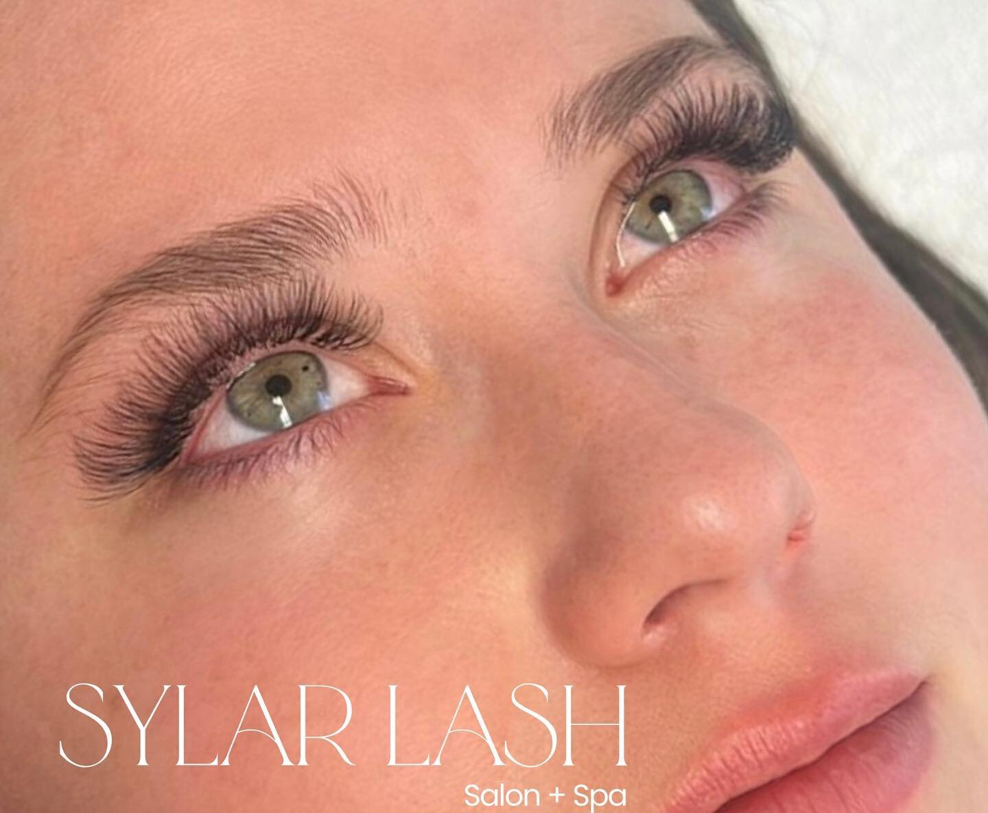 Fluffy Lash Friday is back with some seriously dreamy wings on this Wispy Cat eye 😍

Artist: Beth
Style: Hybrid
Booking link in bio or visit: https://bella-by-beth.square.site

#sylarlash #sylarlashsalonandspa #sylarlashacademy #tricities #johnsonci