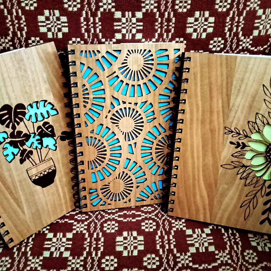 Lovely wood-covered journals, handcrafted in the USA of sustainable materials.

#journal #journaling #narratologygives #madeintheusa #smallbusiness #womenowned #socialenterprise #nonprofit #buysmall #shopsmall #shopforgood #buygood #dogood #ethically